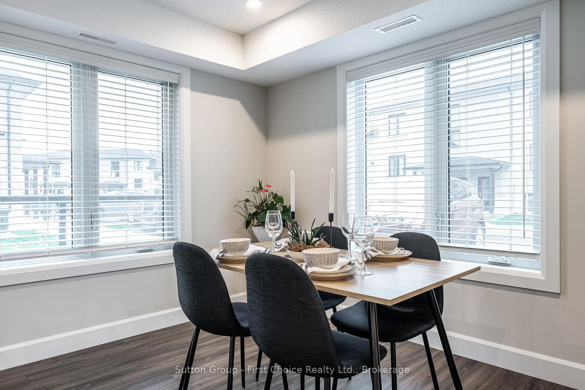 Photo 6 of Unit 9, 3202 Vivian Line 37, Stratford — HOMEH