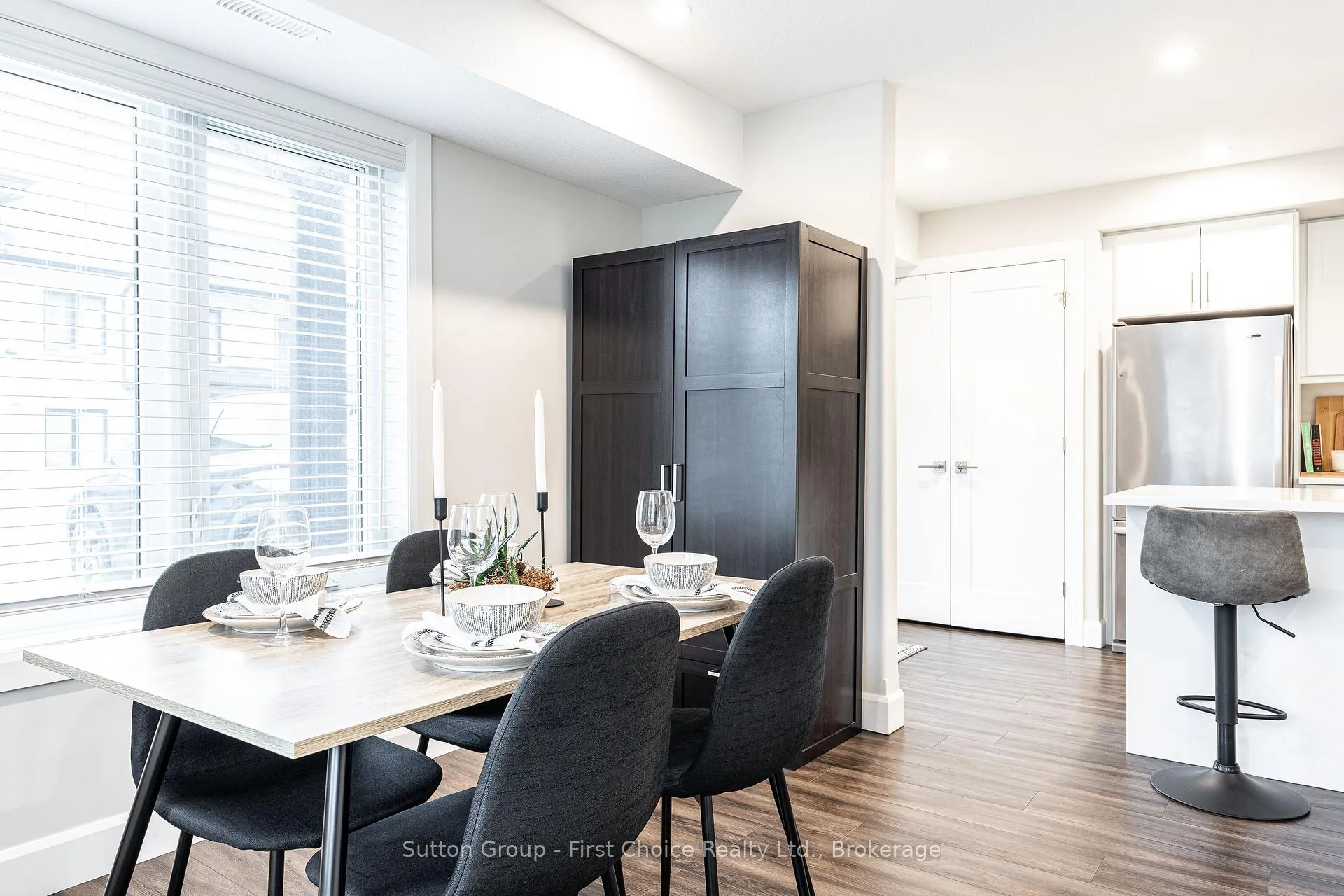 Photo 7 of Unit 9, 3202 Vivian Line 37, Stratford — HOMEH