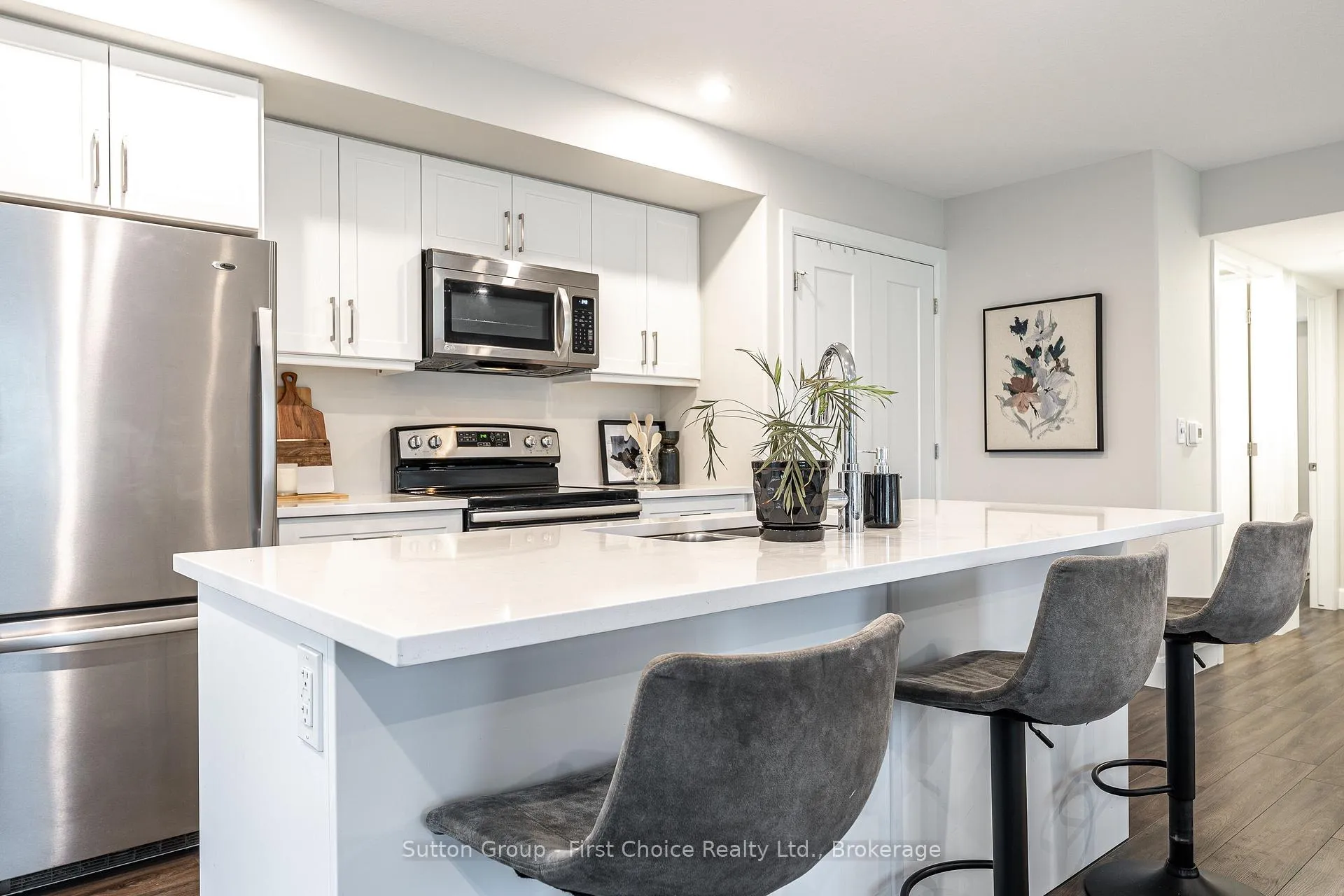 Photo 9 of Unit 9, 3202 Vivian Line 37, Stratford — HOMEH
