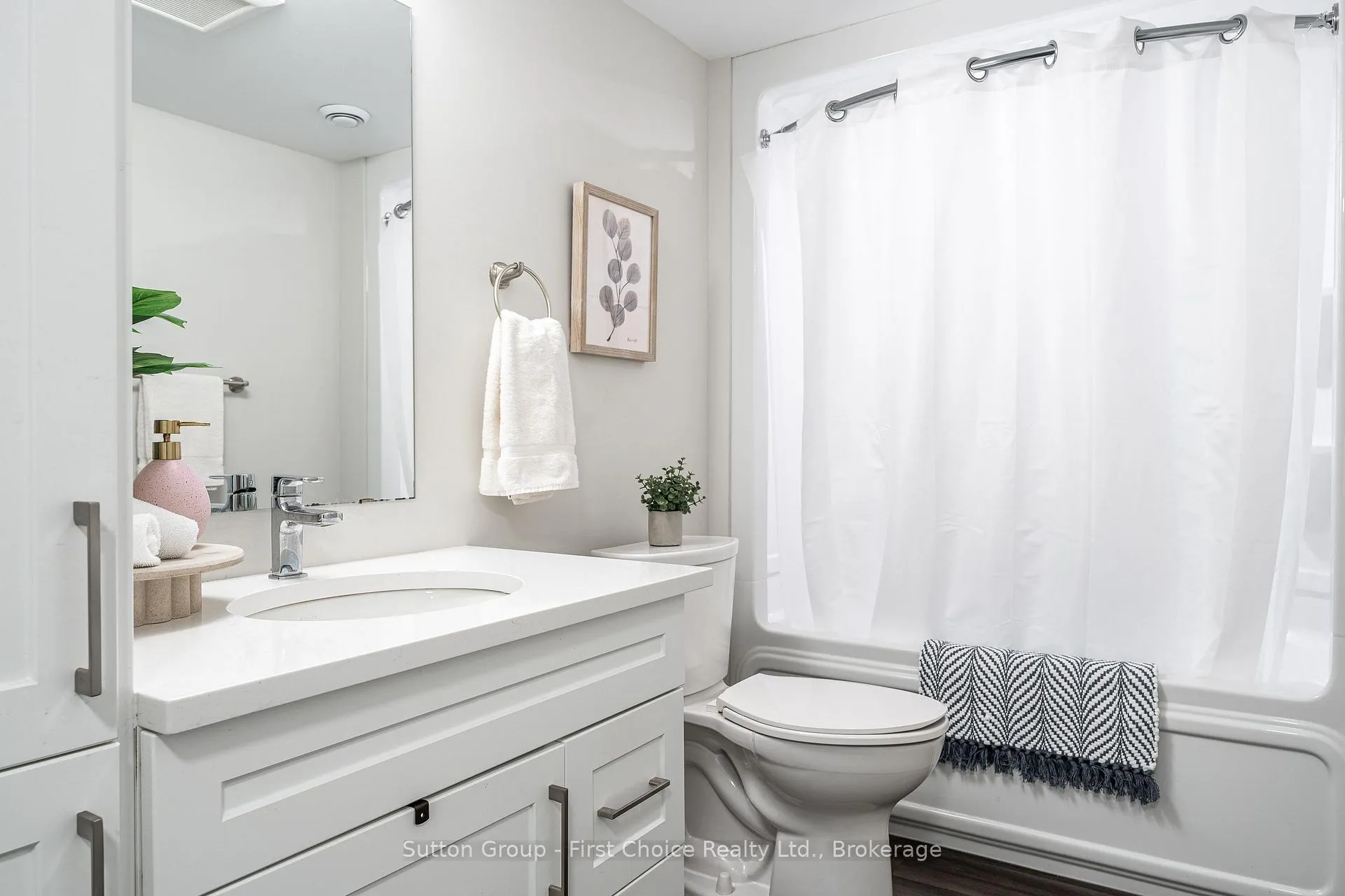 Photo 15 of Unit 9, 3202 Vivian Line 37, Stratford — HOMEH