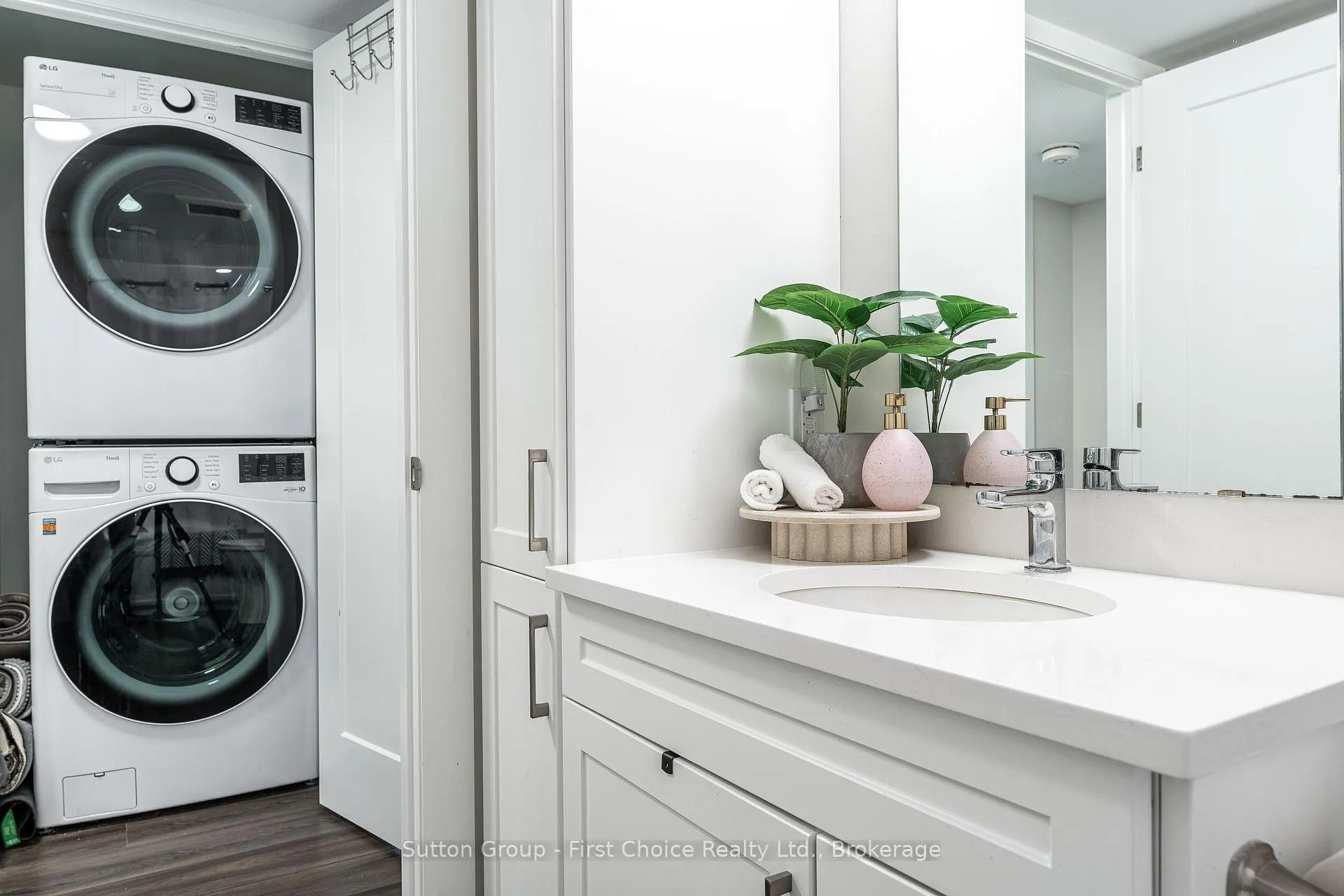 Photo 16 of Unit 9, 3202 Vivian Line 37, Stratford — HOMEH