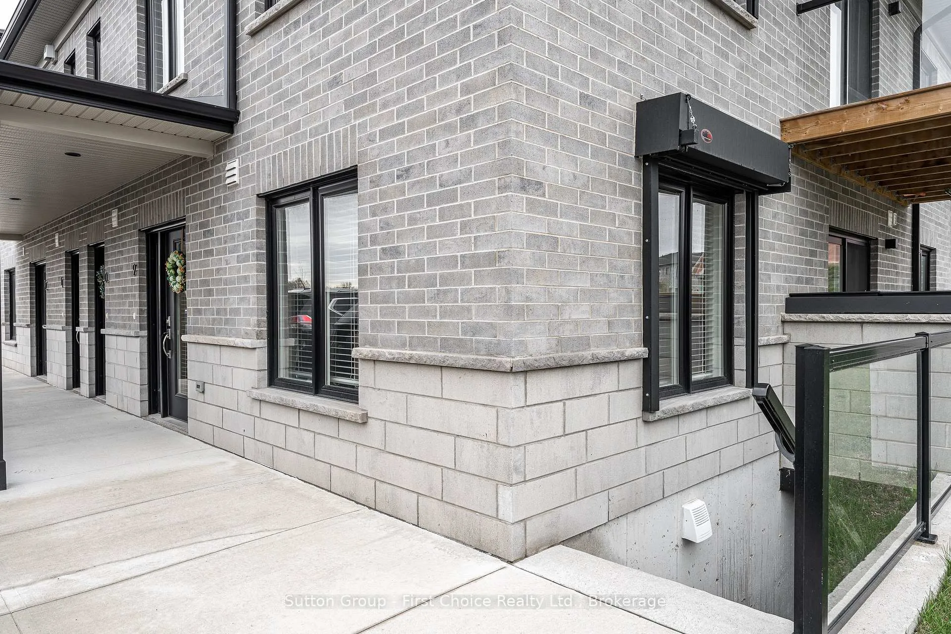 Photo 22 of Unit 9, 3202 Vivian Line 37, Stratford — HOMEH