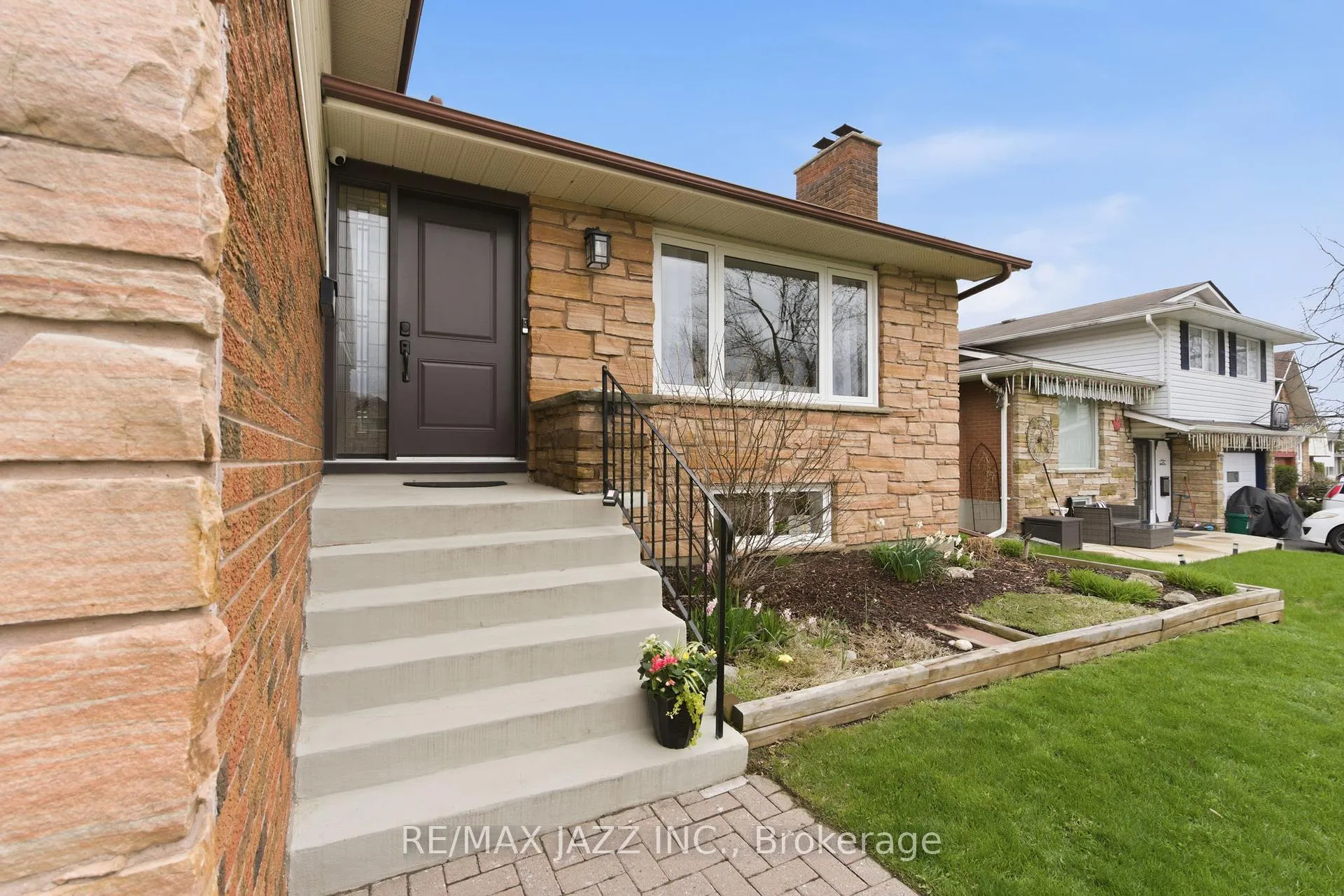 Photo 2 of 47 Martindale Street, Oshawa, Donevan — HOMEH