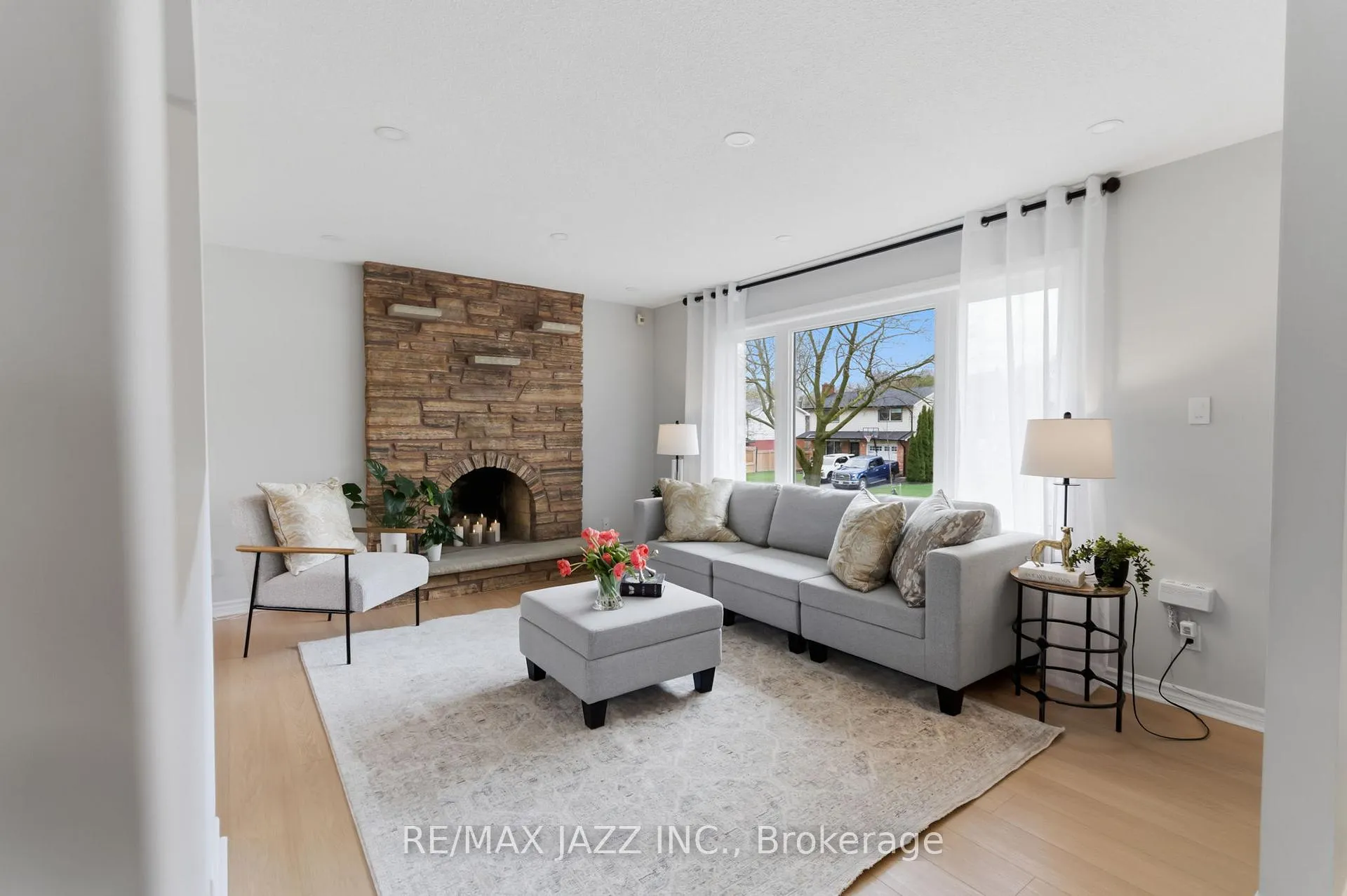 Photo 7 of 47 Martindale Street, Oshawa, Donevan — HOMEH