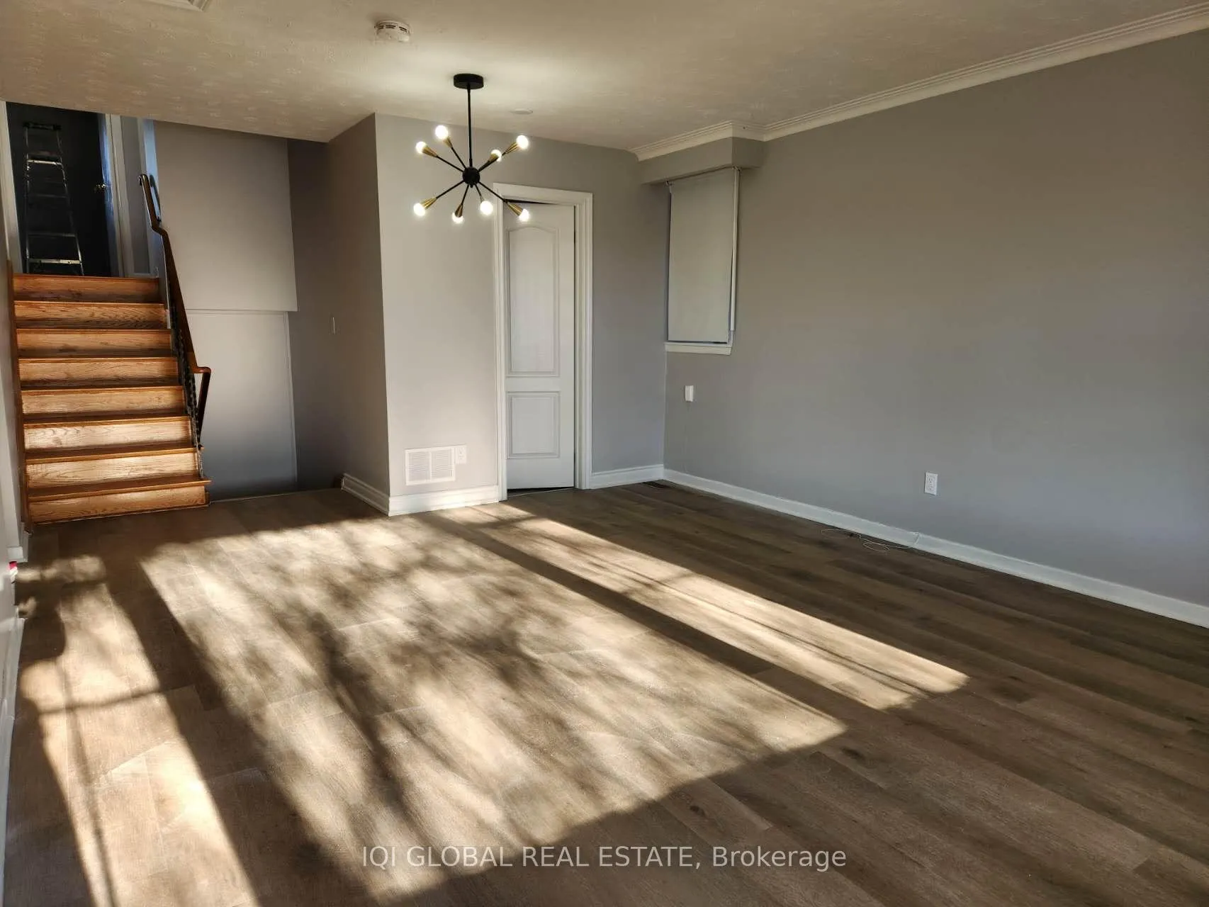 Photo 5 of Unit UPPER, 2143 Linby Street, Mississauga, Lakeview — HOMEH