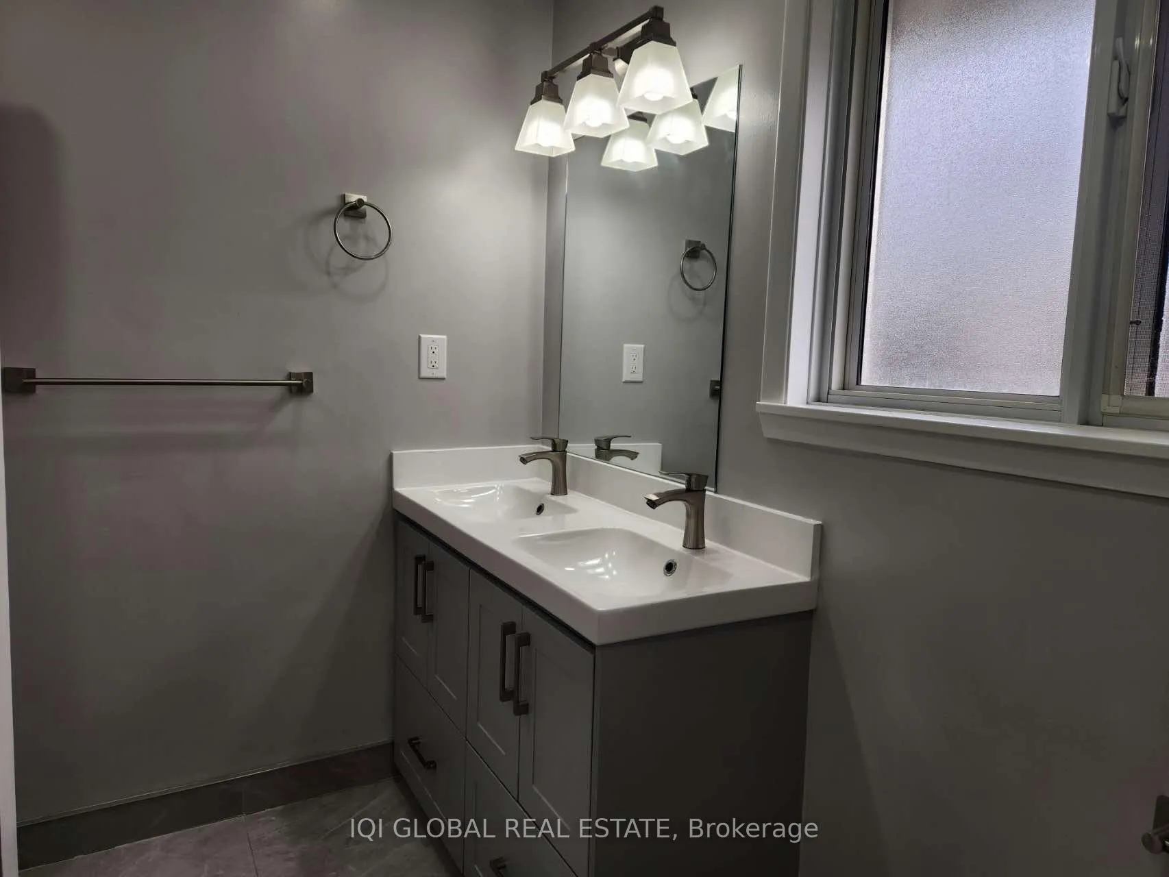 Photo 9 of Unit UPPER, 2143 Linby Street, Mississauga, Lakeview — HOMEH