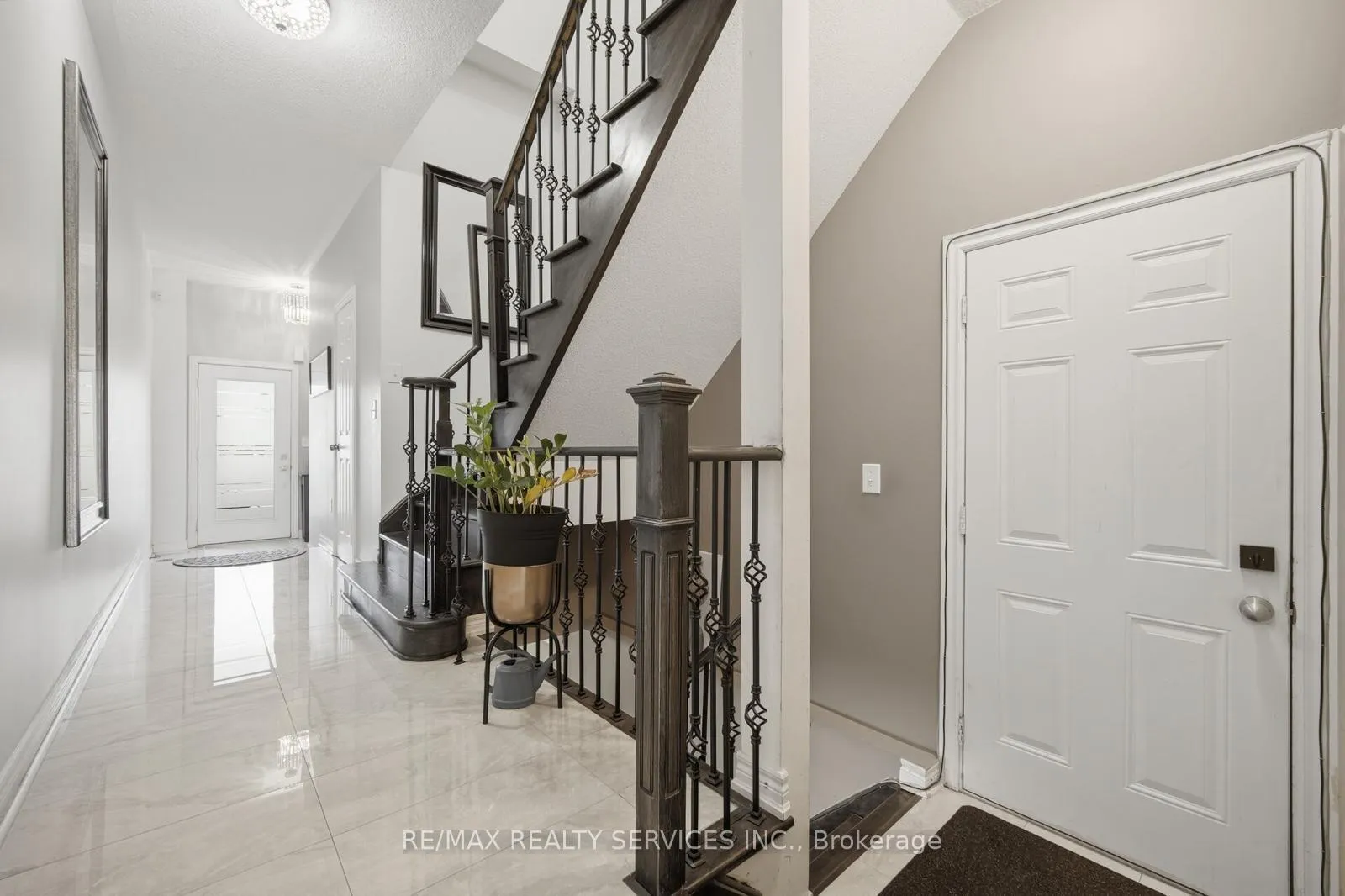 Photo 5 of 9746 Mclaughlin Road, Brampton, Fletcher's Creek Village — HOMEH