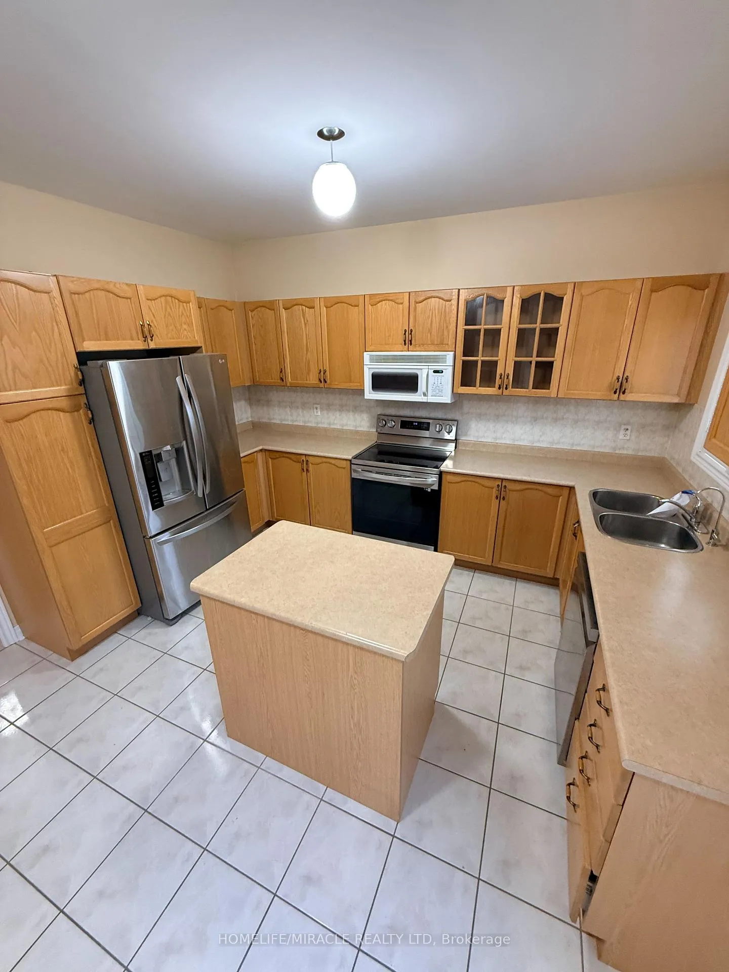 Photo 13 of 176 Drummond Drive, Vaughan, Maple — HOMEH