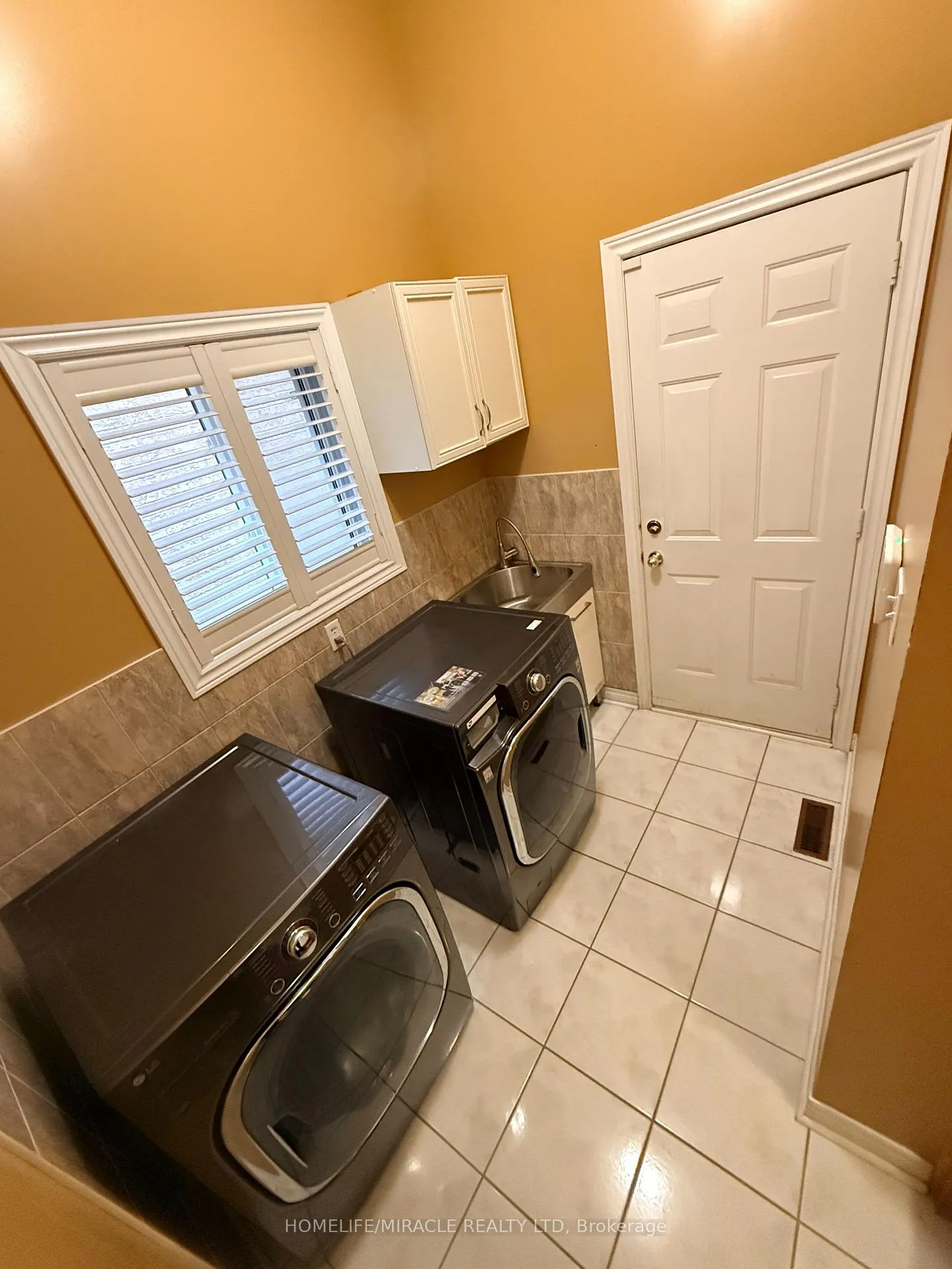 Photo 17 of 176 Drummond Drive, Vaughan, Maple — HOMEH