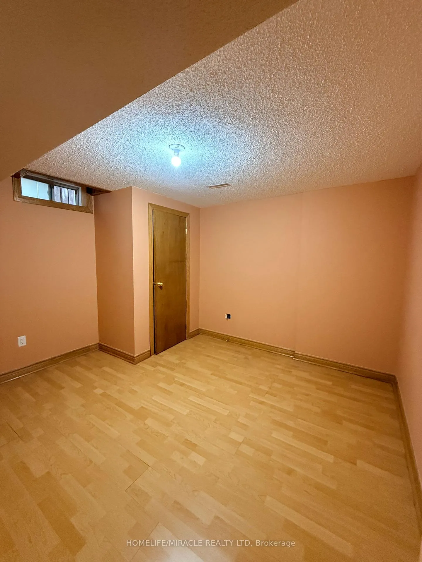 Photo 32 of 176 Drummond Drive, Vaughan, Maple — HOMEH