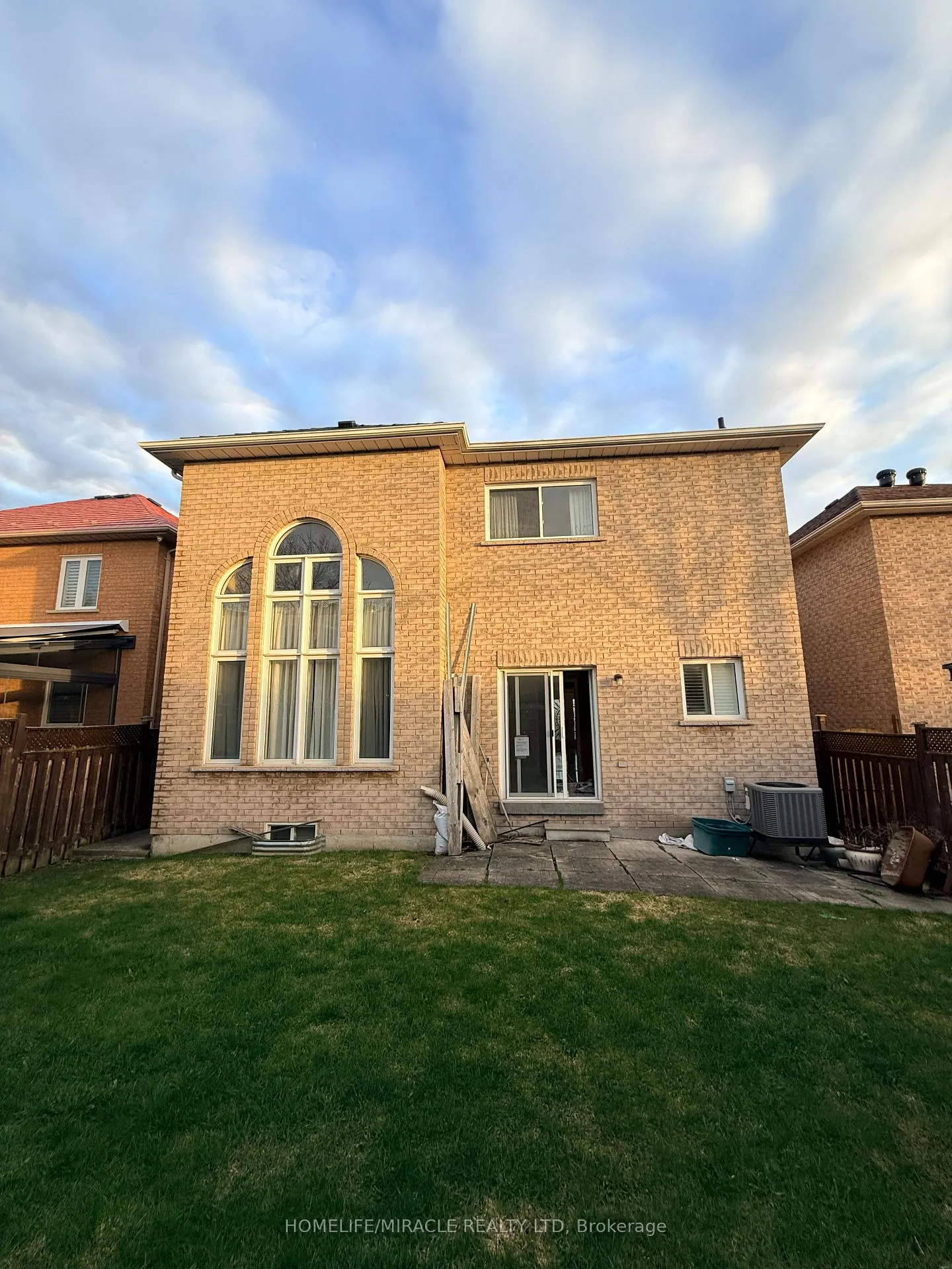 Photo 35 of 176 Drummond Drive, Vaughan, Maple — HOMEH