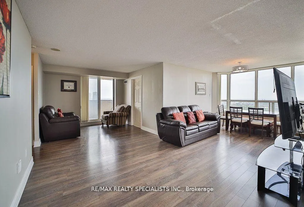 Photo 2 of Unit 2209, 400 Webb Drive, Mississauga, City Centre — HOMEH