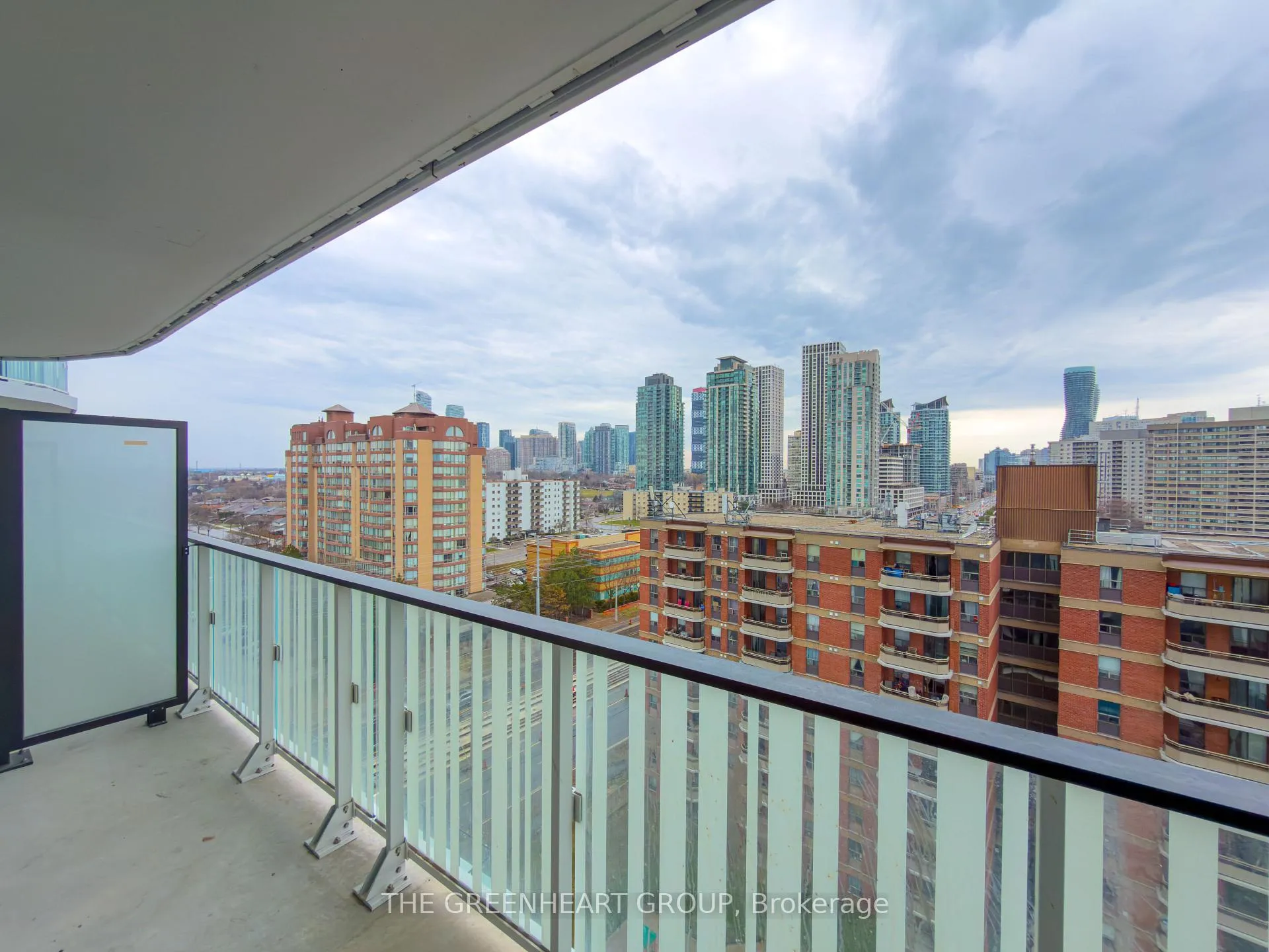 Photo 5 of Unit 1106, 1 Fairview Road E, Mississauga, Mississauga Valleys — HOMEH