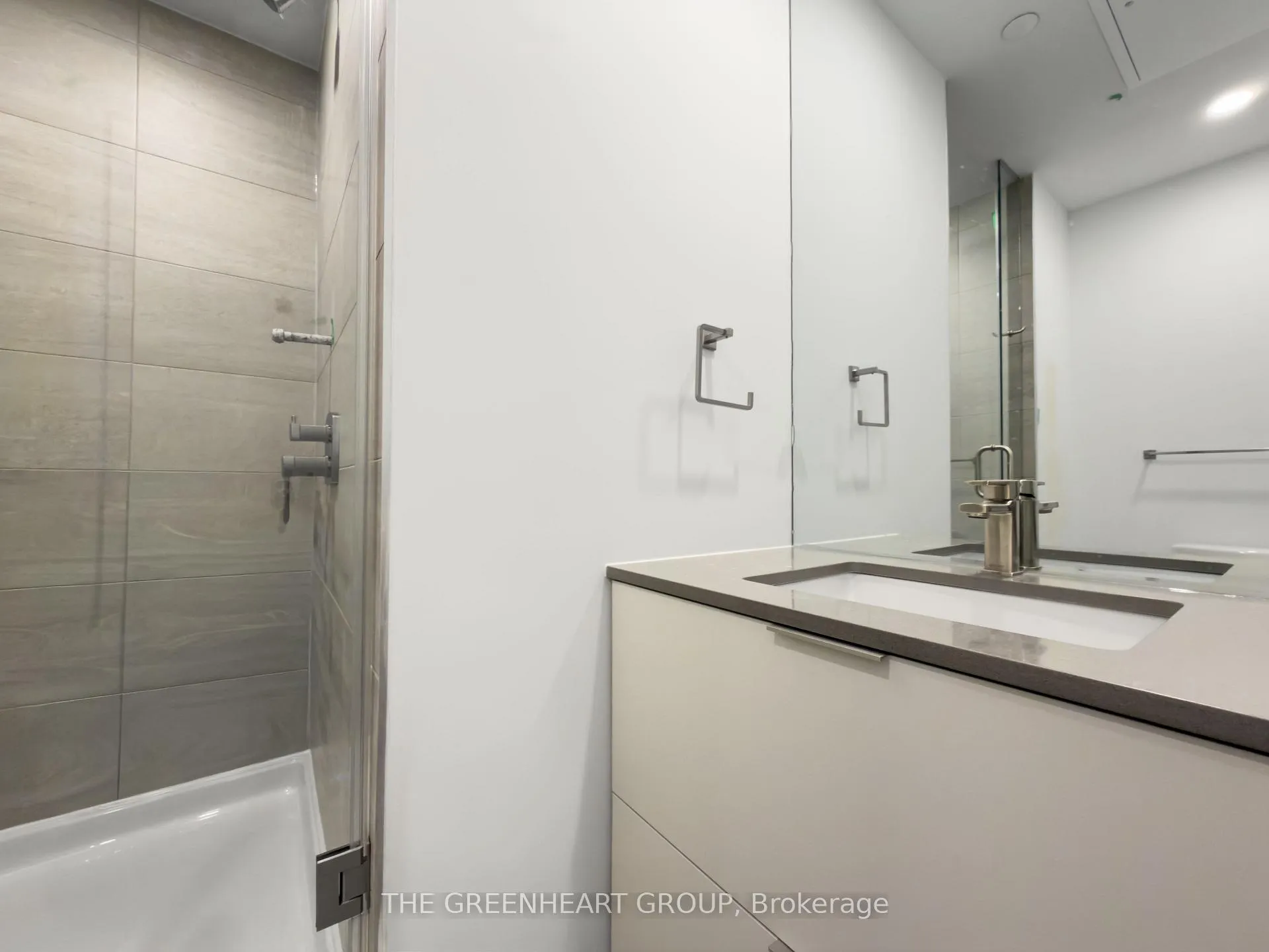 Photo 11 of Unit 1106, 1 Fairview Road E, Mississauga, Mississauga Valleys — HOMEH