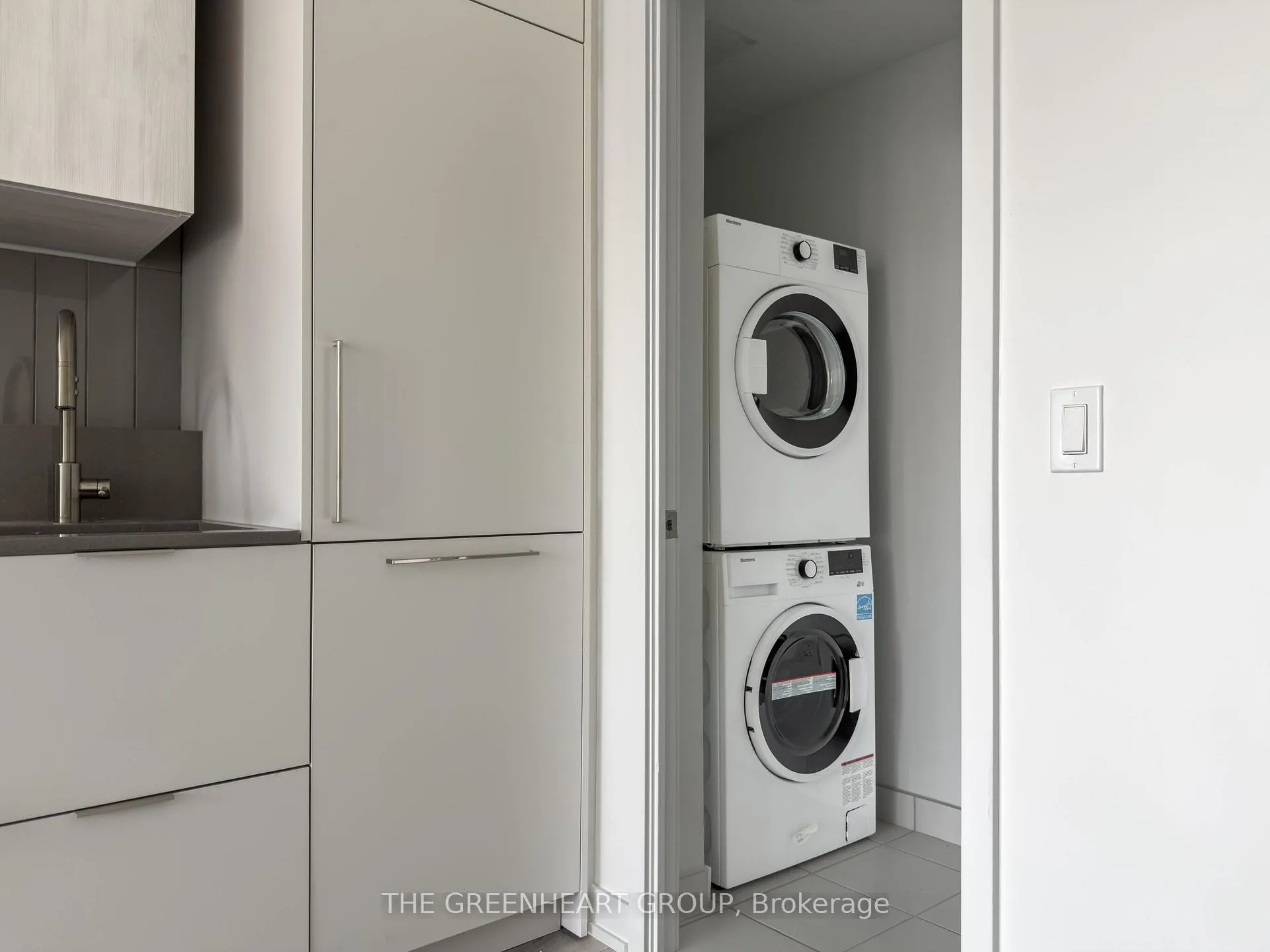Photo 12 of Unit 1106, 1 Fairview Road E, Mississauga, Mississauga Valleys — HOMEH