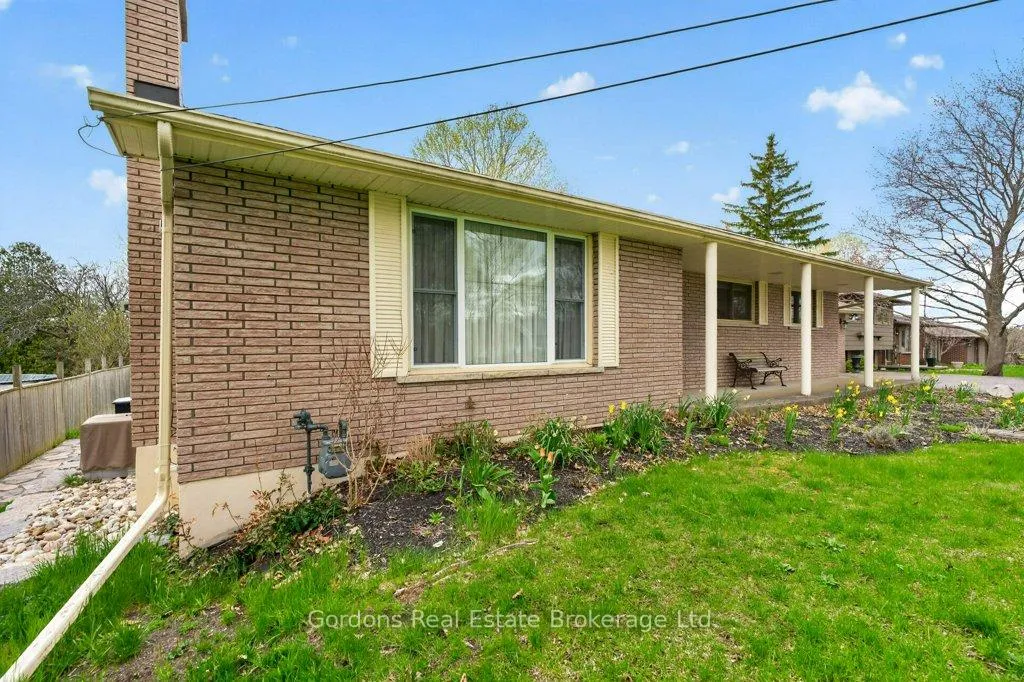 Photo 4 of 623 Ashley Street, Belleville, Thurlow Ward — HOMEH