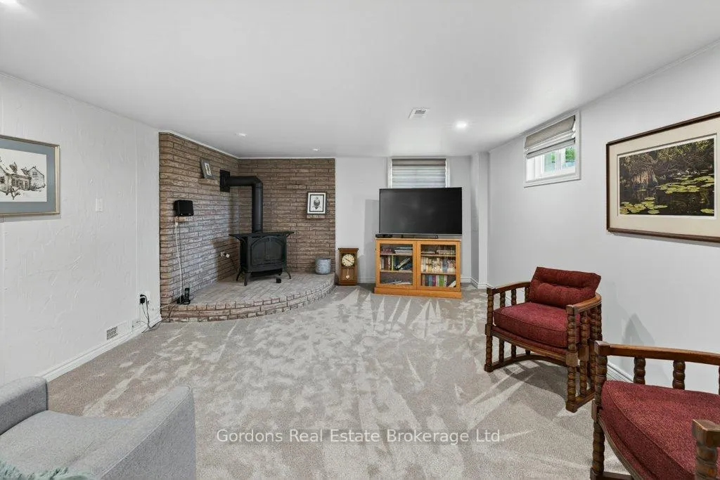 Photo 7 of 623 Ashley Street, Belleville, Thurlow Ward — HOMEH