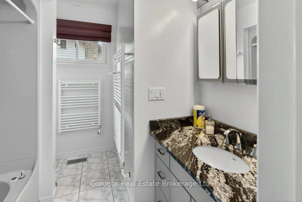 Photo 13 of 623 Ashley Street, Belleville, Thurlow Ward — HOMEH