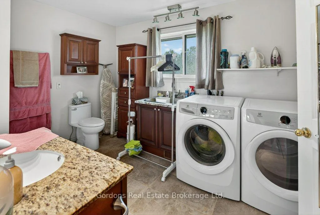 Photo 15 of 623 Ashley Street, Belleville, Thurlow Ward — HOMEH