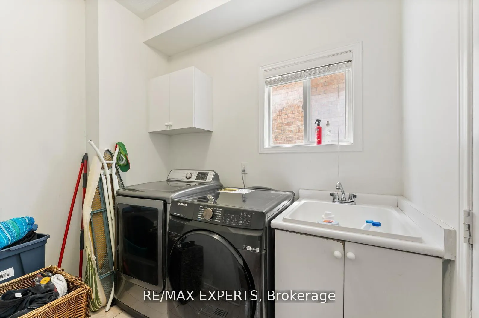 Photo 9 of 19 Maximillian Street, Vaughan, Vellore Village — HOMEH