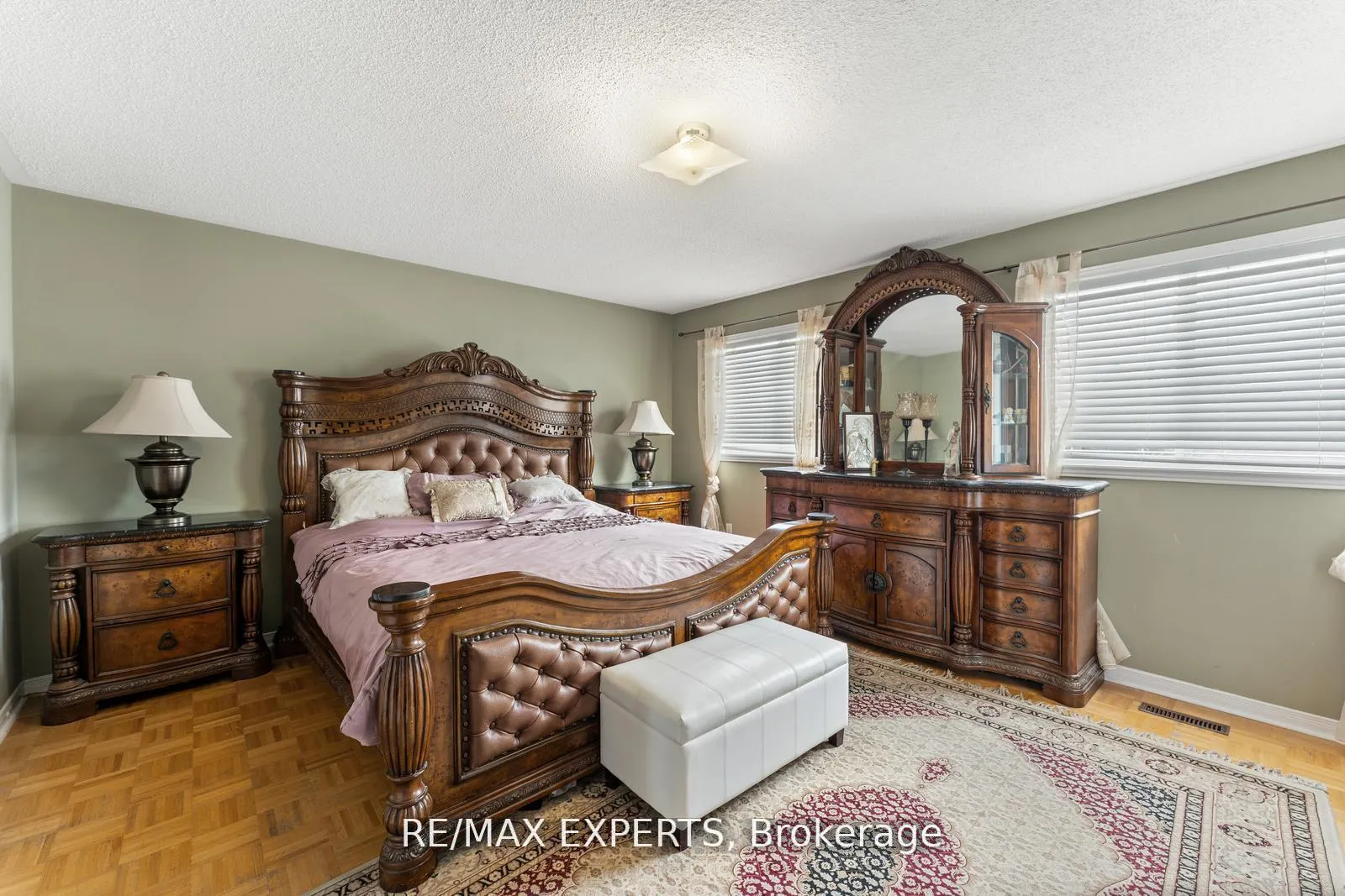 Photo 10 of 19 Maximillian Street, Vaughan, Vellore Village — HOMEH