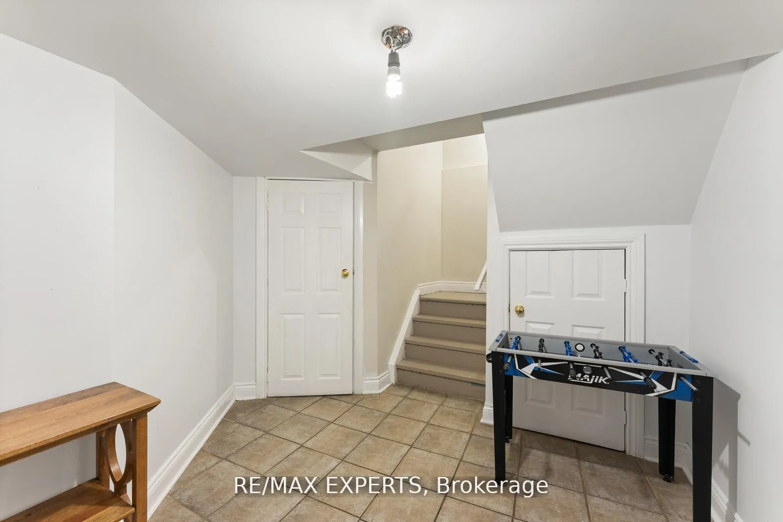 Photo 15 of 19 Maximillian Street, Vaughan, Vellore Village — HOMEH
