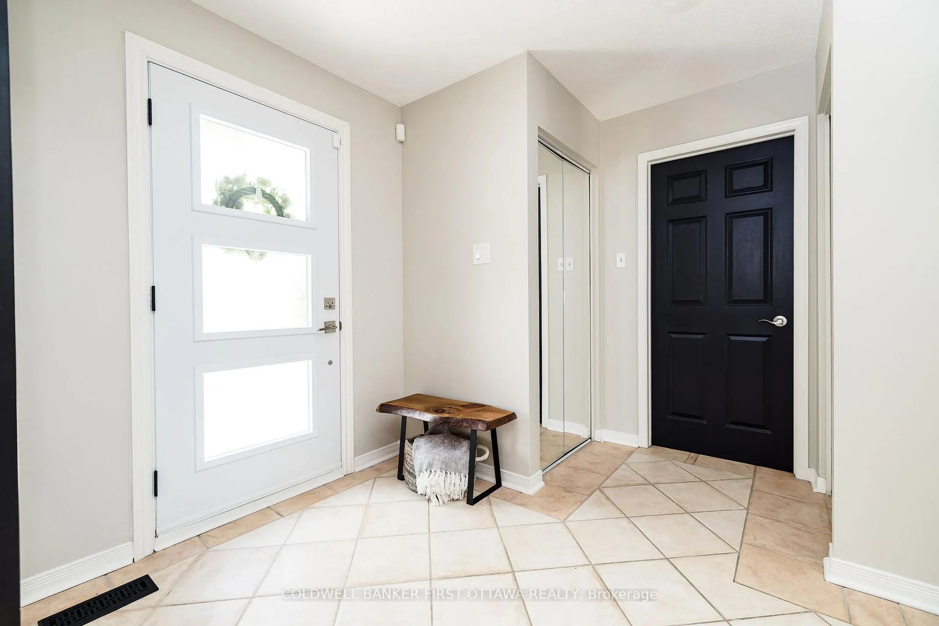 Photo 4 of 82 Beechfern Drive, Ottawa, Stittsville (Central) — HOMEH
