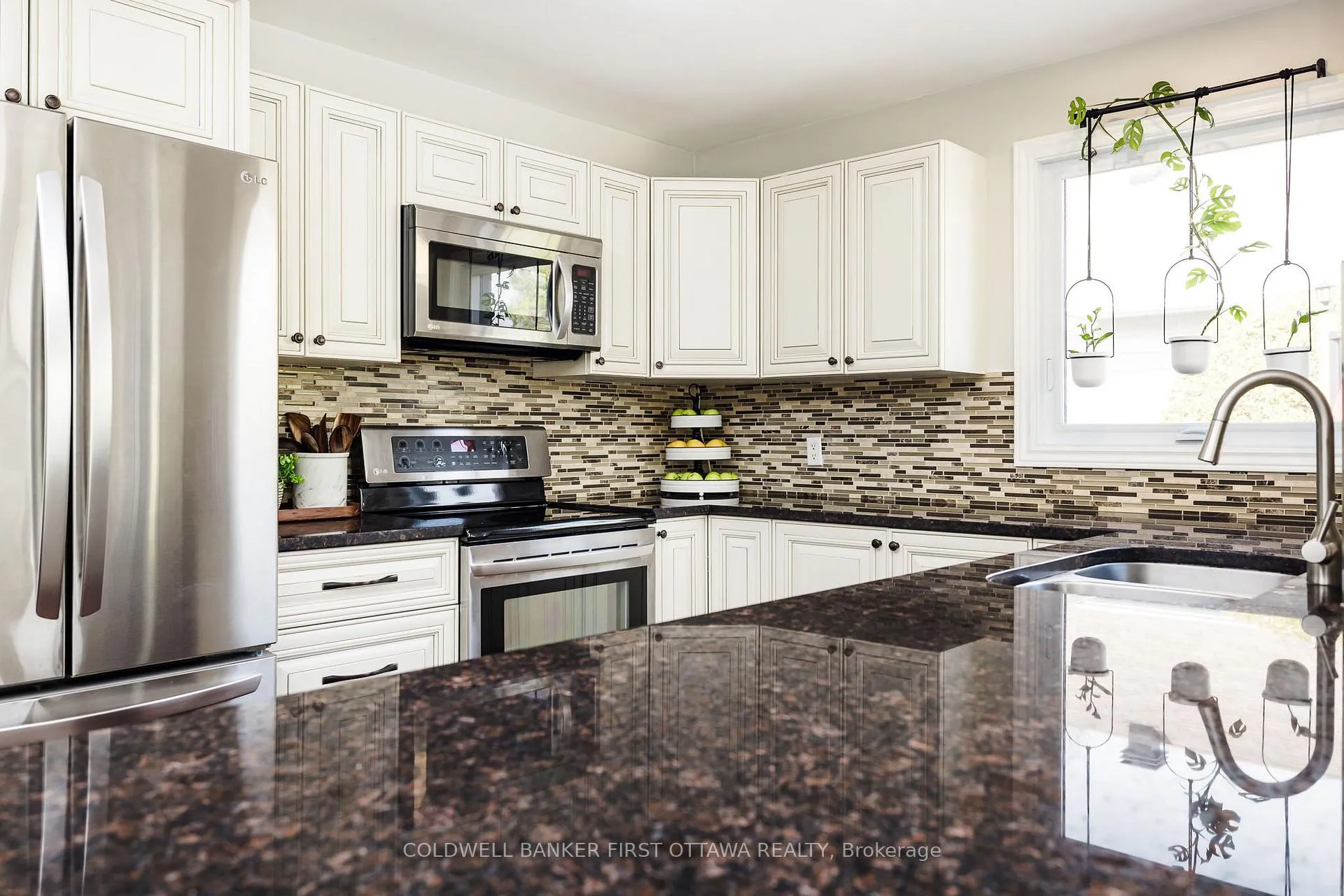 Photo 14 of 82 Beechfern Drive, Ottawa, Stittsville (Central) — HOMEH