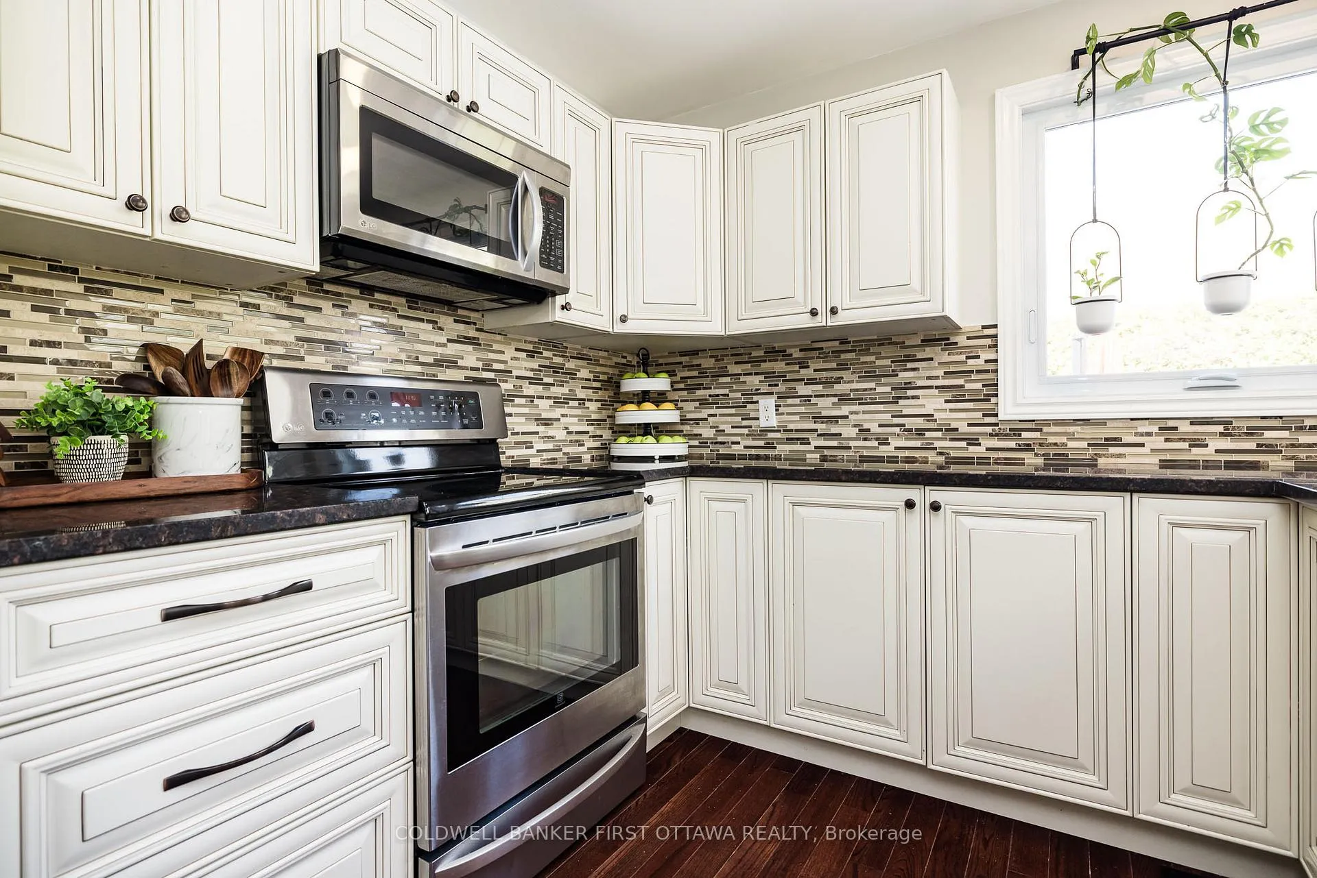 Photo 16 of 82 Beechfern Drive, Ottawa, Stittsville (Central) — HOMEH
