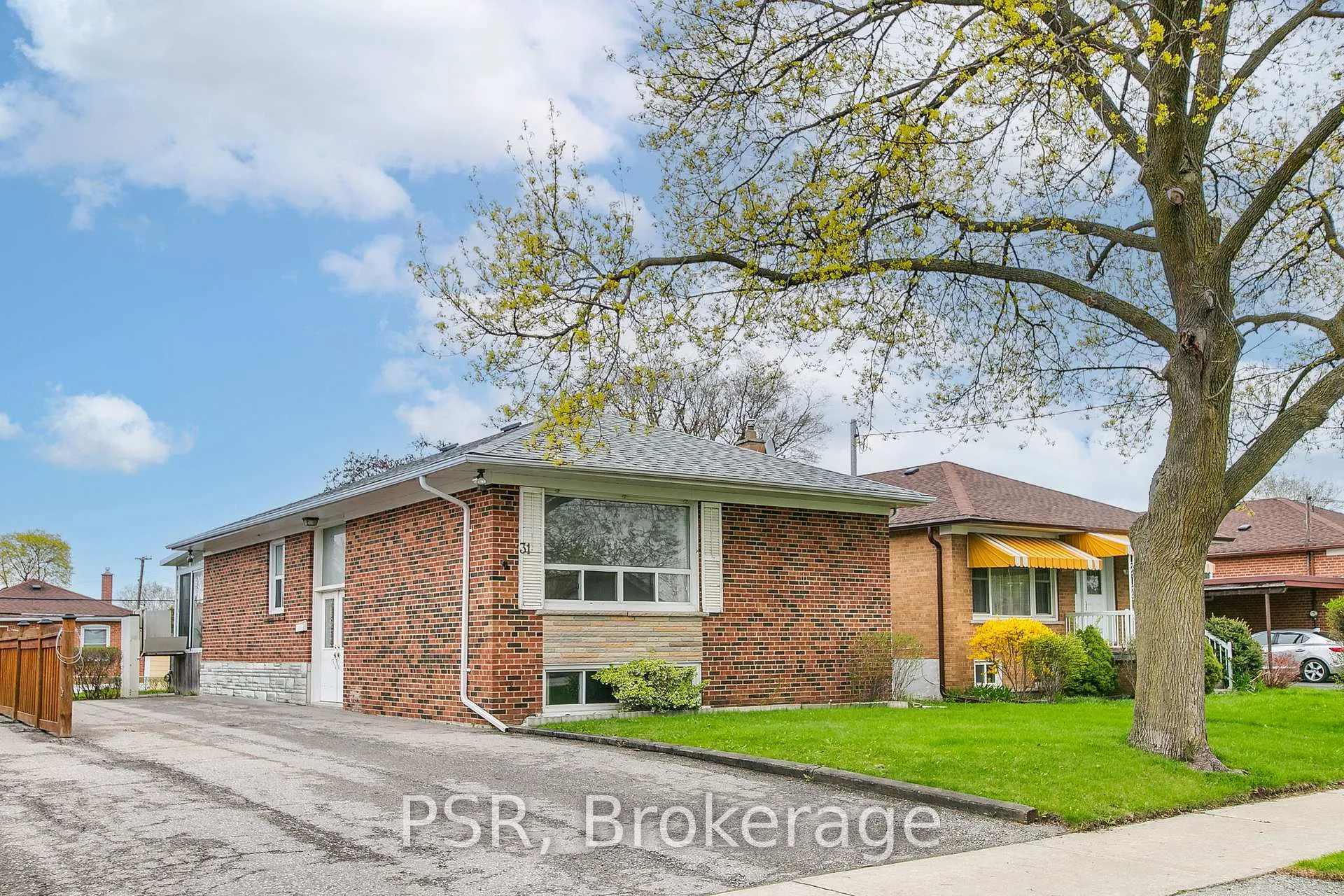 Photo 1 of 31 Heatherglen Road, Etobicoke, West Humber-Clairville — HOMEH
