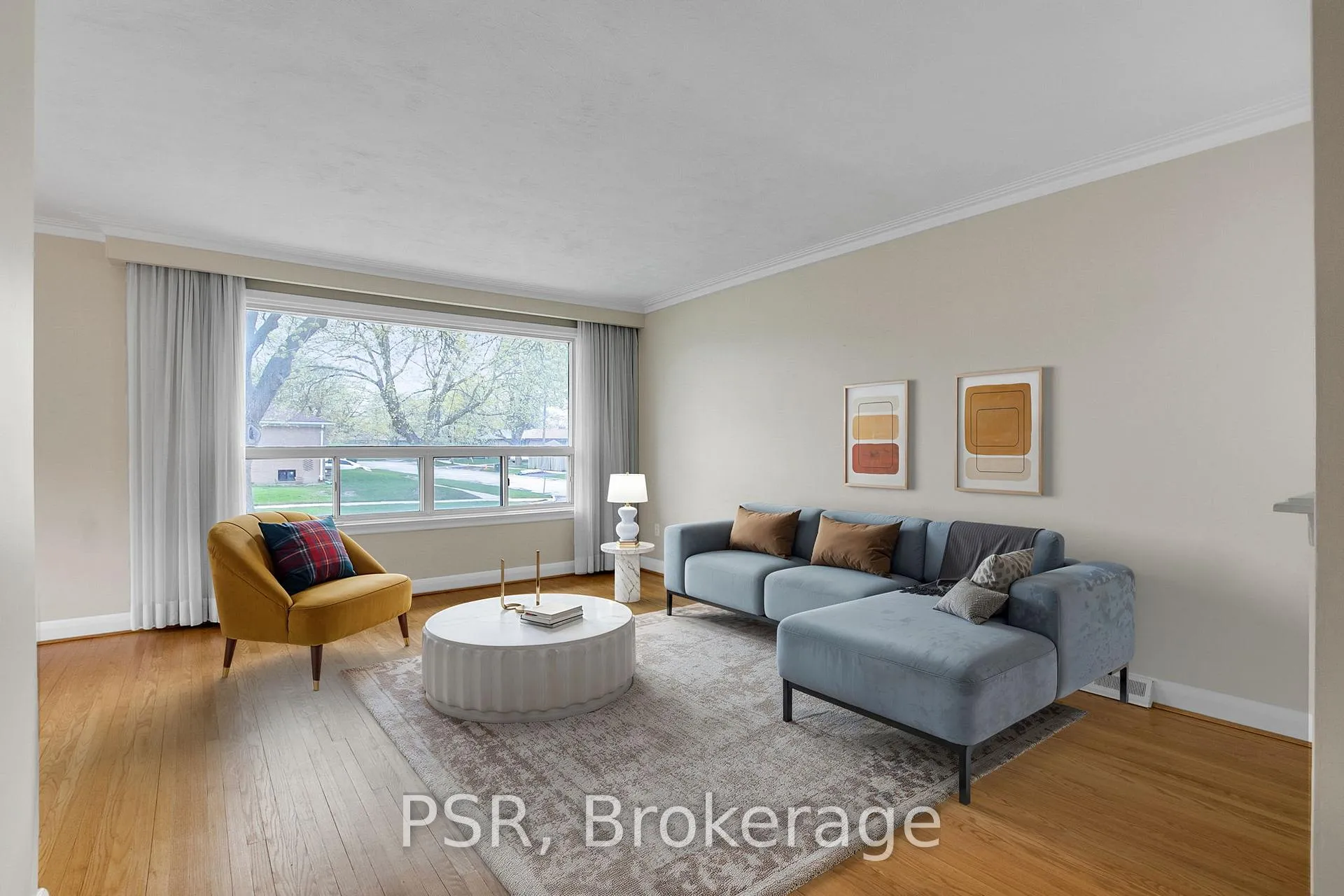 Photo 5 of 31 Heatherglen Road, Etobicoke, West Humber-Clairville — HOMEH