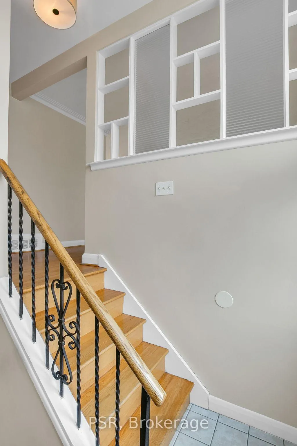 Photo 12 of 31 Heatherglen Road, Etobicoke, West Humber-Clairville — HOMEH