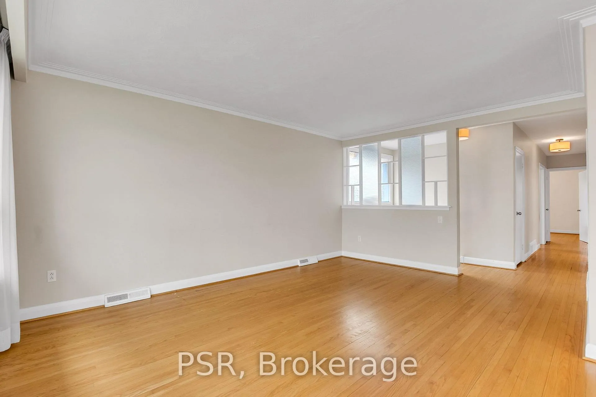 Photo 16 of 31 Heatherglen Road, Etobicoke, West Humber-Clairville — HOMEH