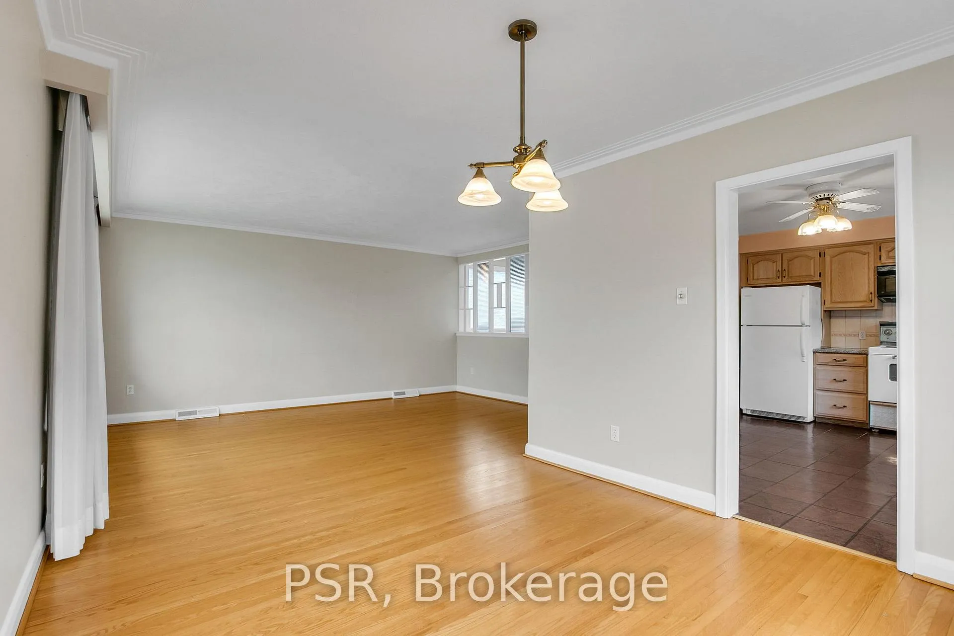 Photo 20 of 31 Heatherglen Road, Etobicoke, West Humber-Clairville — HOMEH