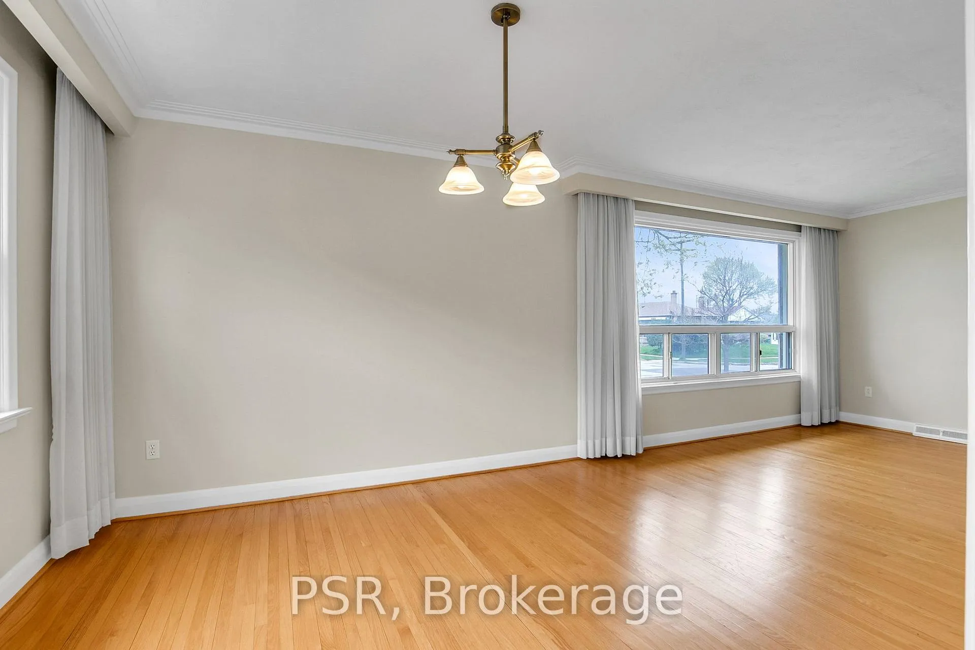 Photo 21 of 31 Heatherglen Road, Etobicoke, West Humber-Clairville — HOMEH