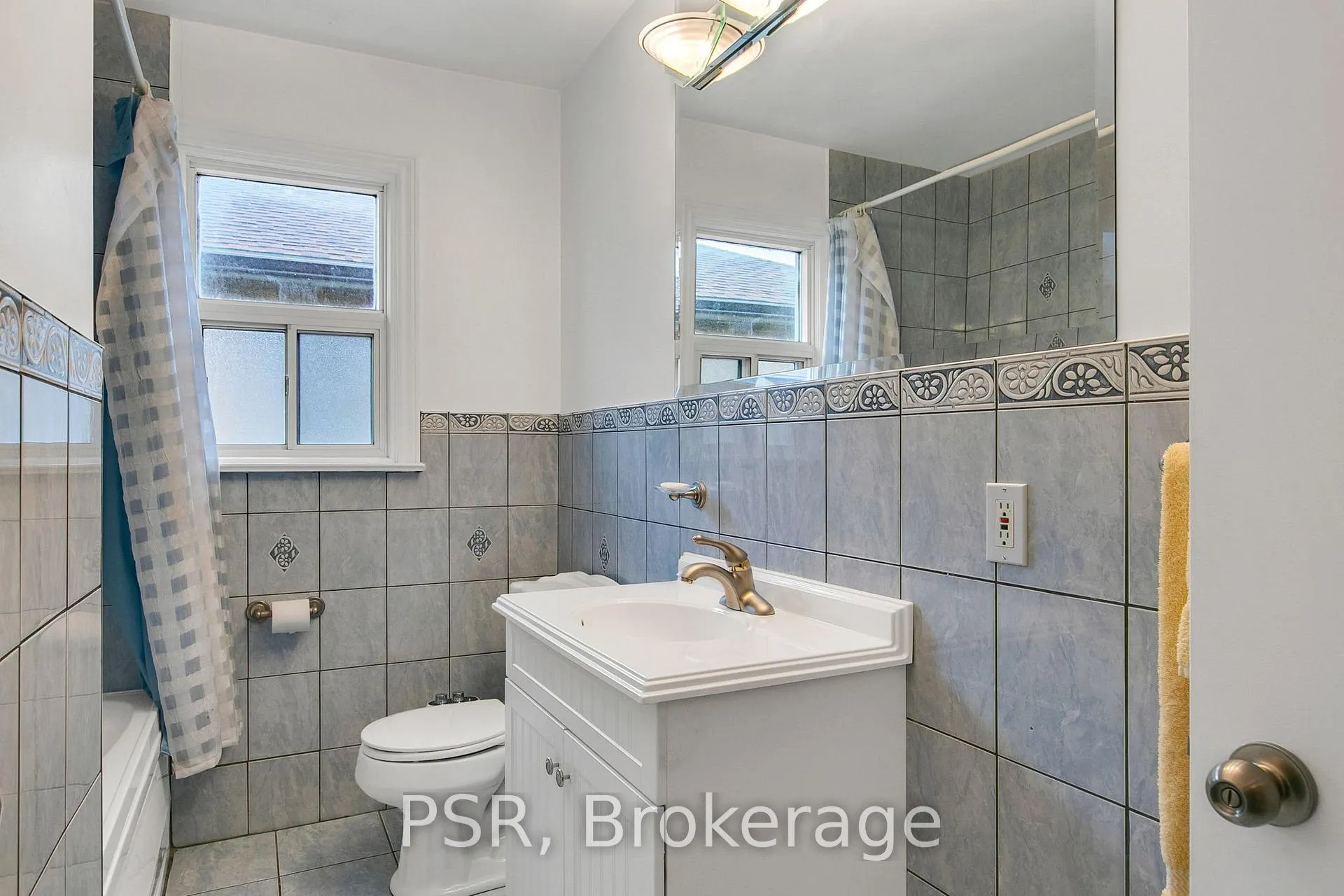 Photo 34 of 31 Heatherglen Road, Etobicoke, West Humber-Clairville — HOMEH