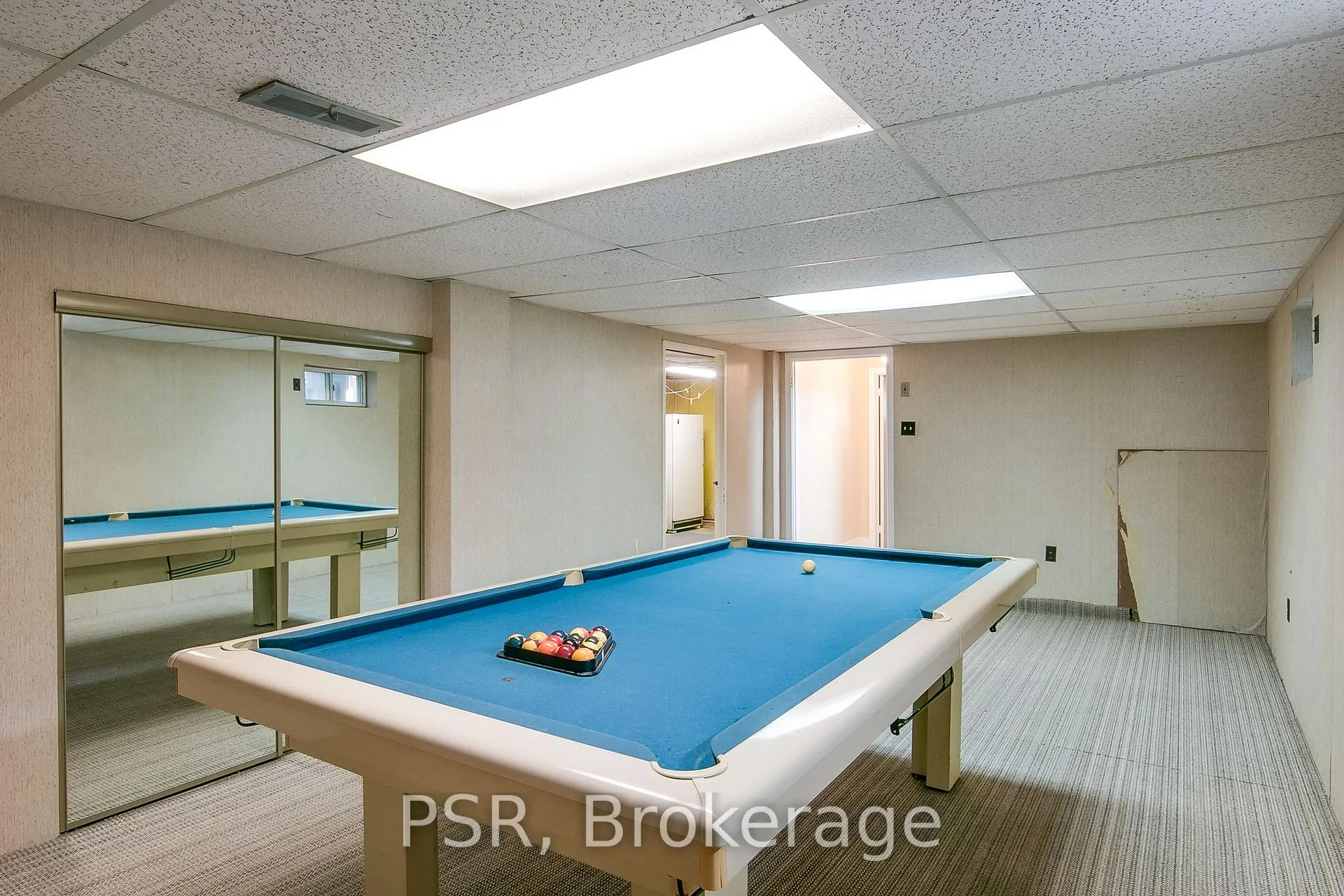 Photo 37 of 31 Heatherglen Road, Etobicoke, West Humber-Clairville — HOMEH