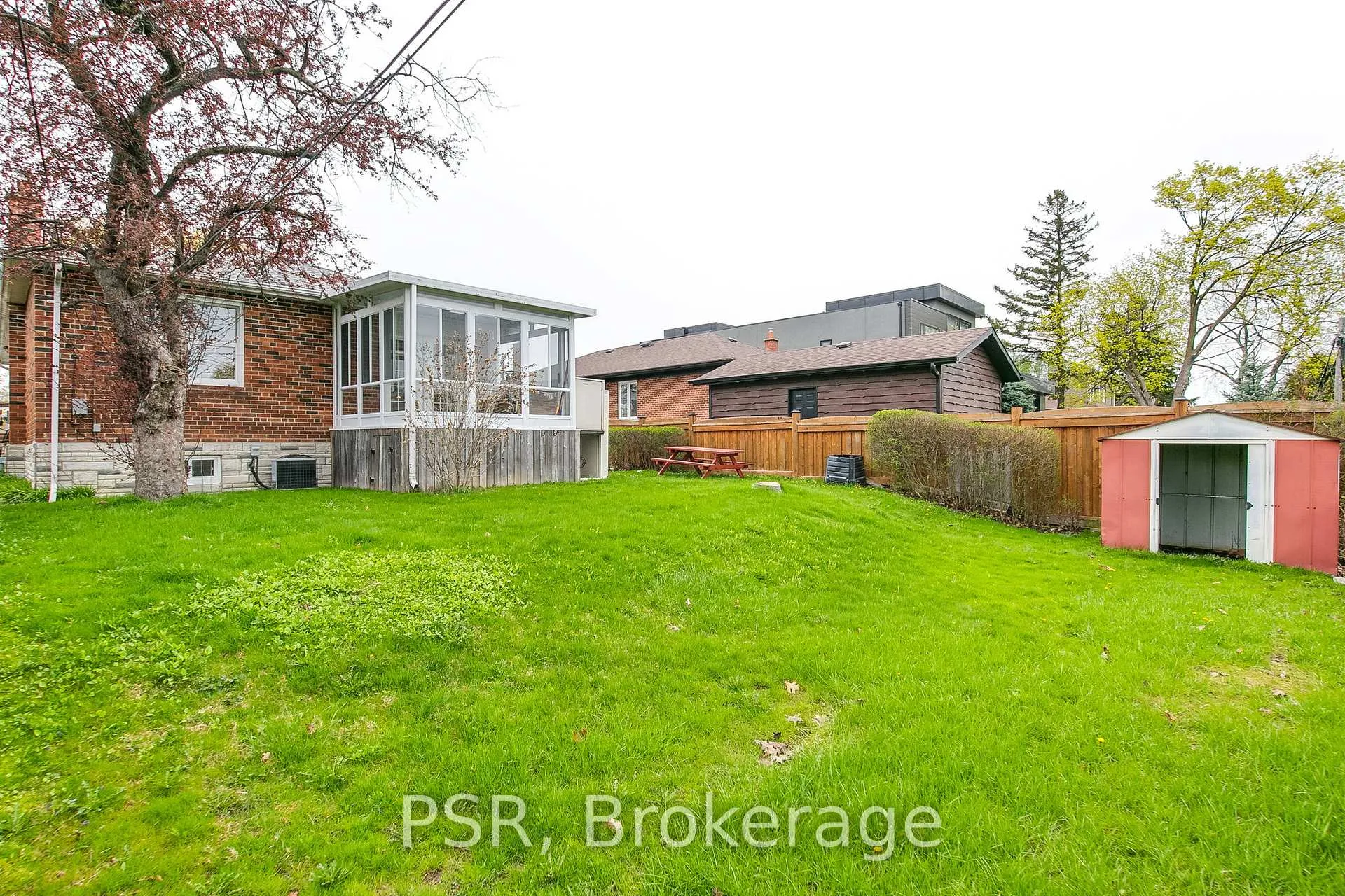 Photo 47 of 31 Heatherglen Road, Etobicoke, West Humber-Clairville — HOMEH