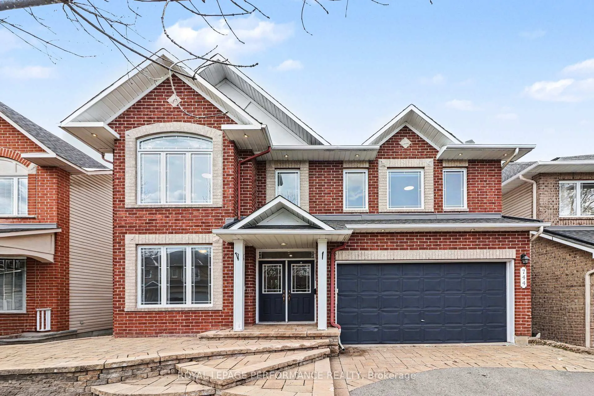 Photo 2 of 744 Larcastle Circle, Ottawa, Avalon East — HOMEH