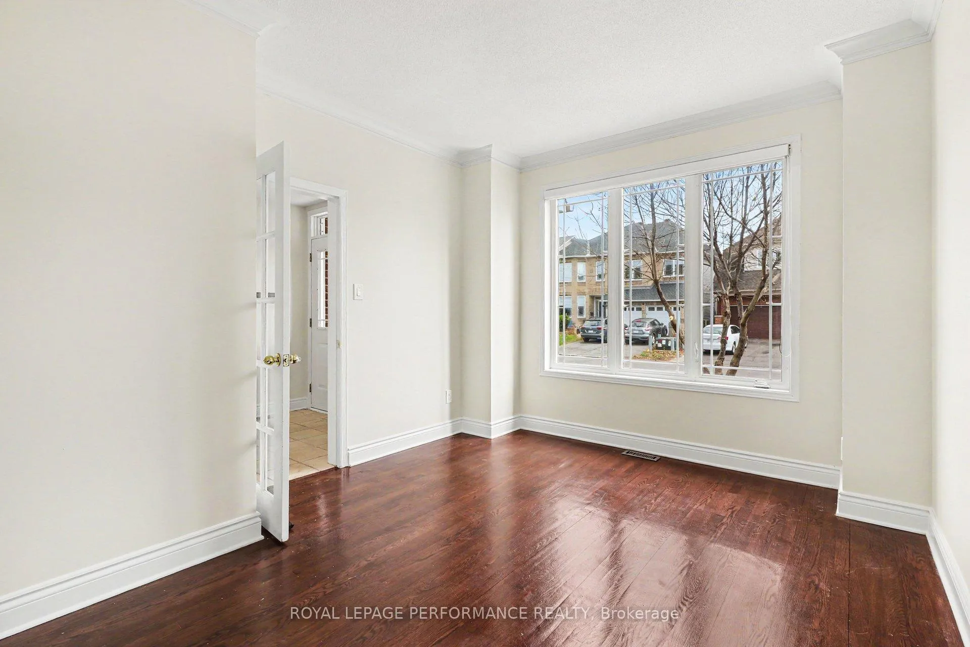 Photo 3 of 744 Larcastle Circle, Ottawa, Avalon East — HOMEH