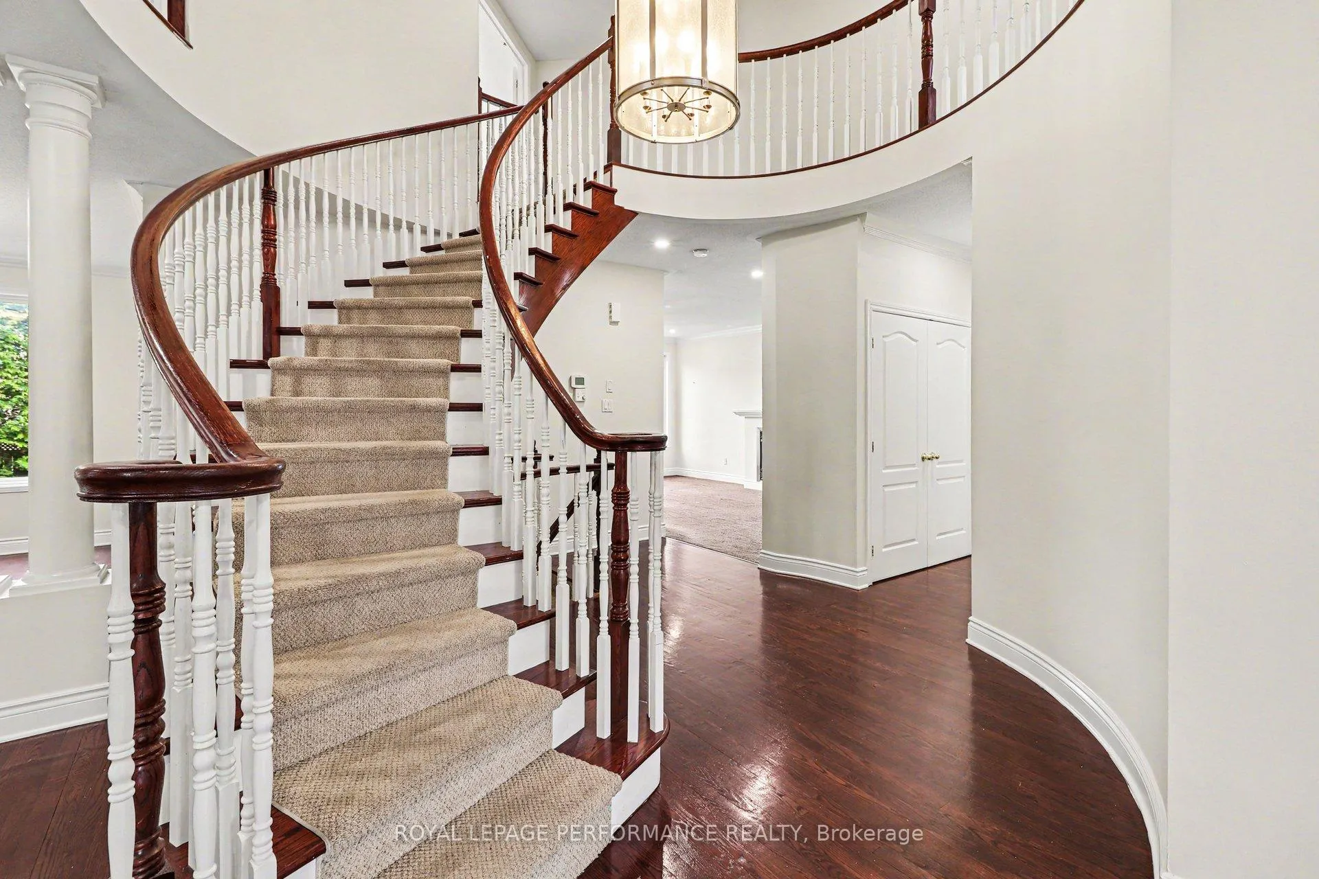Photo 5 of 744 Larcastle Circle, Ottawa, Avalon East — HOMEH