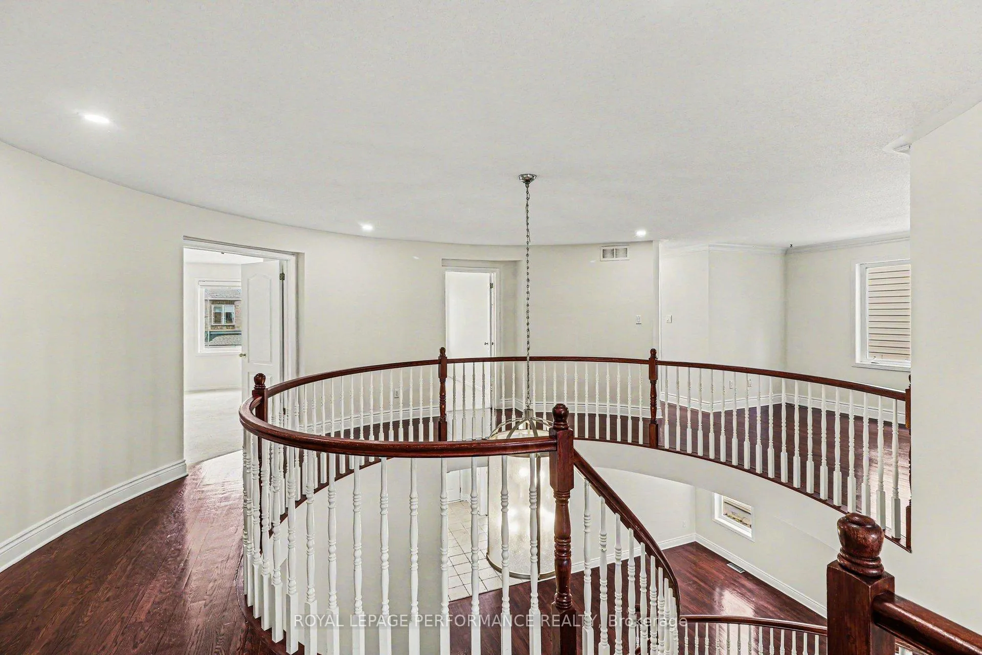 Photo 25 of 744 Larcastle Circle, Ottawa, Avalon East — HOMEH