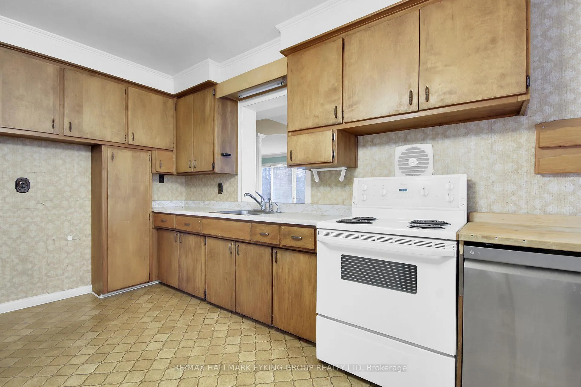 Photo 12 of 2018 Olympia Crescent, Ottawa, Elmvale Acres/Urbandale — HOMEH