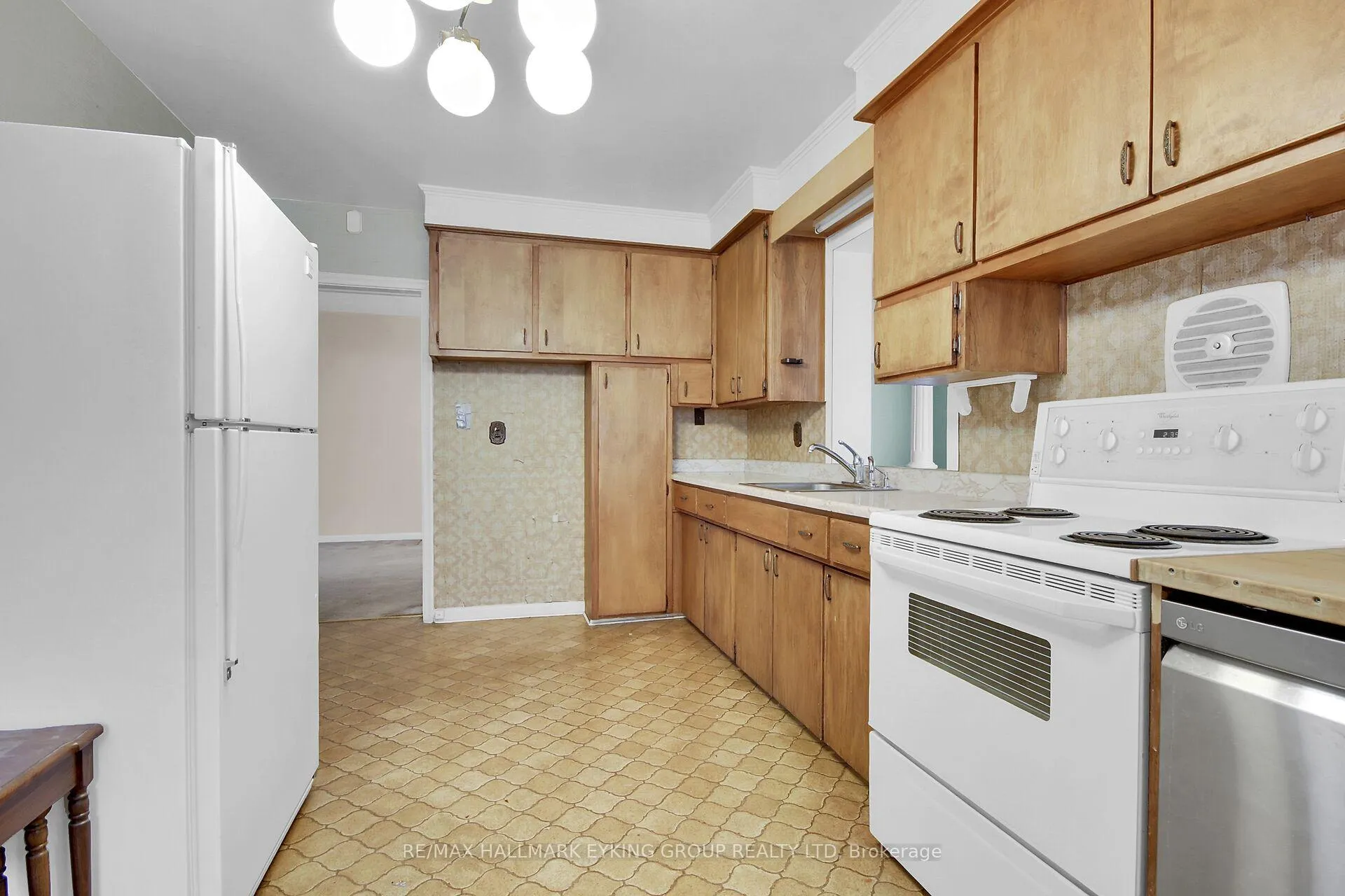 Photo 14 of 2018 Olympia Crescent, Ottawa, Elmvale Acres/Urbandale — HOMEH