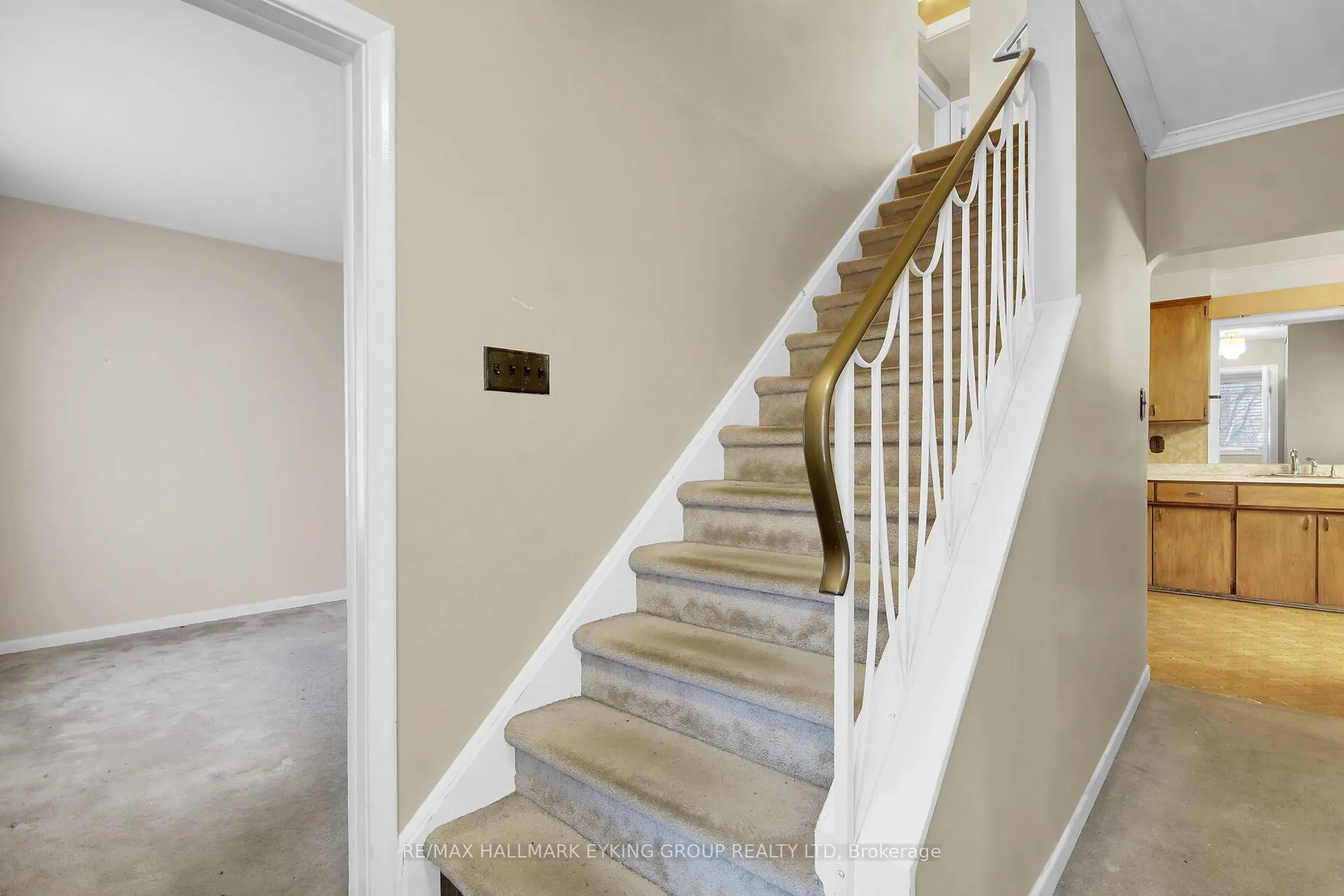 Photo 15 of 2018 Olympia Crescent, Ottawa, Elmvale Acres/Urbandale — HOMEH