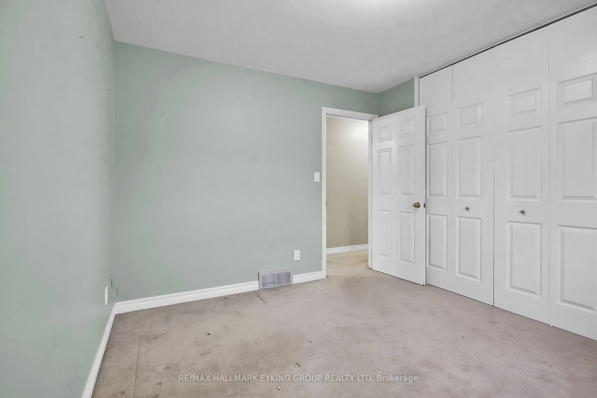 Photo 16 of 2018 Olympia Crescent, Ottawa, Elmvale Acres/Urbandale — HOMEH