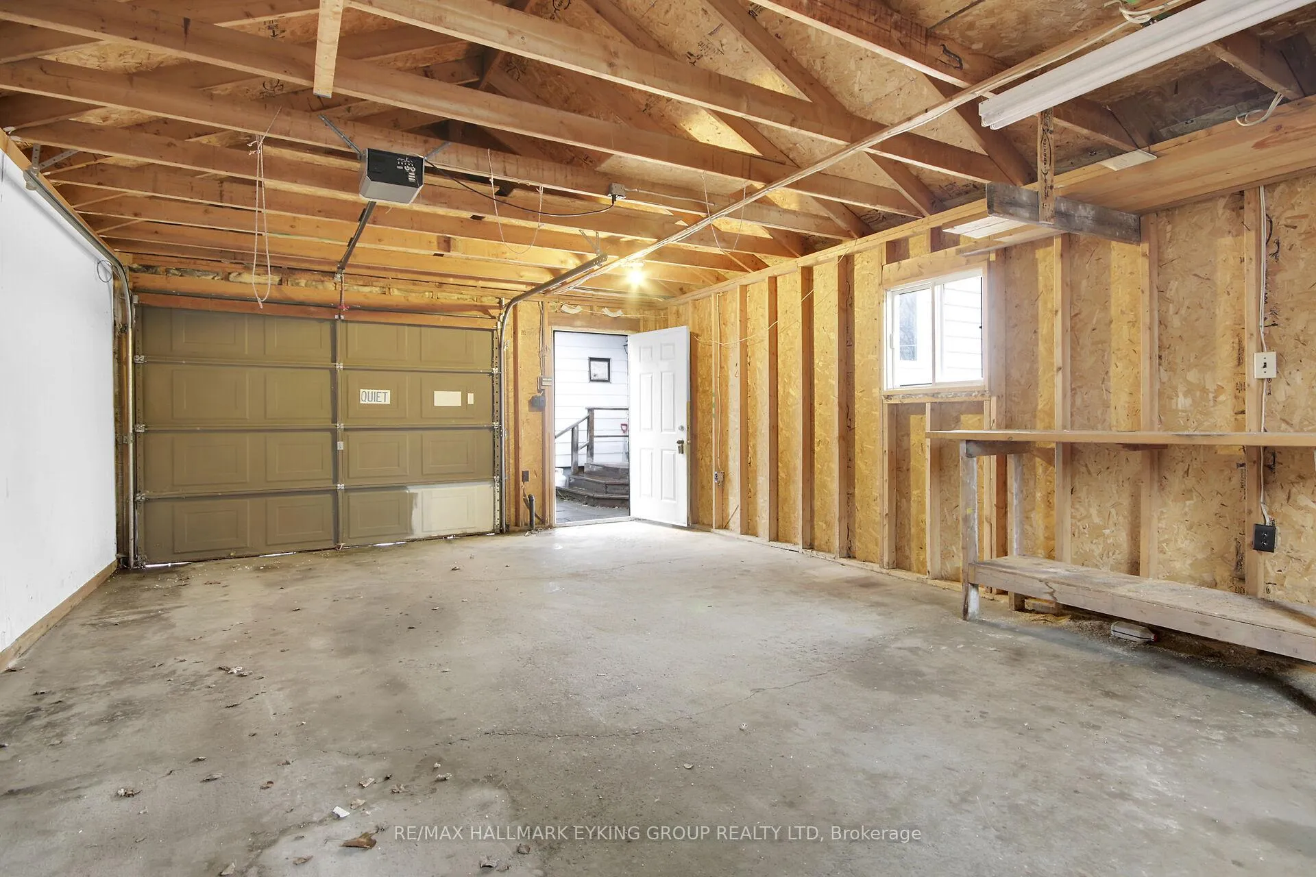 Photo 35 of 2018 Olympia Crescent, Ottawa, Elmvale Acres/Urbandale — HOMEH