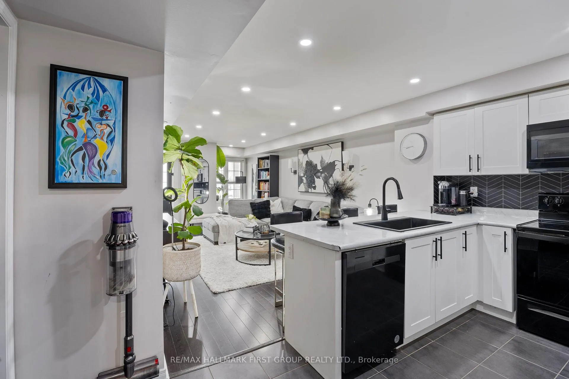 Photo 16 of 70 Abela Lane, Ajax, Central — HOMEH