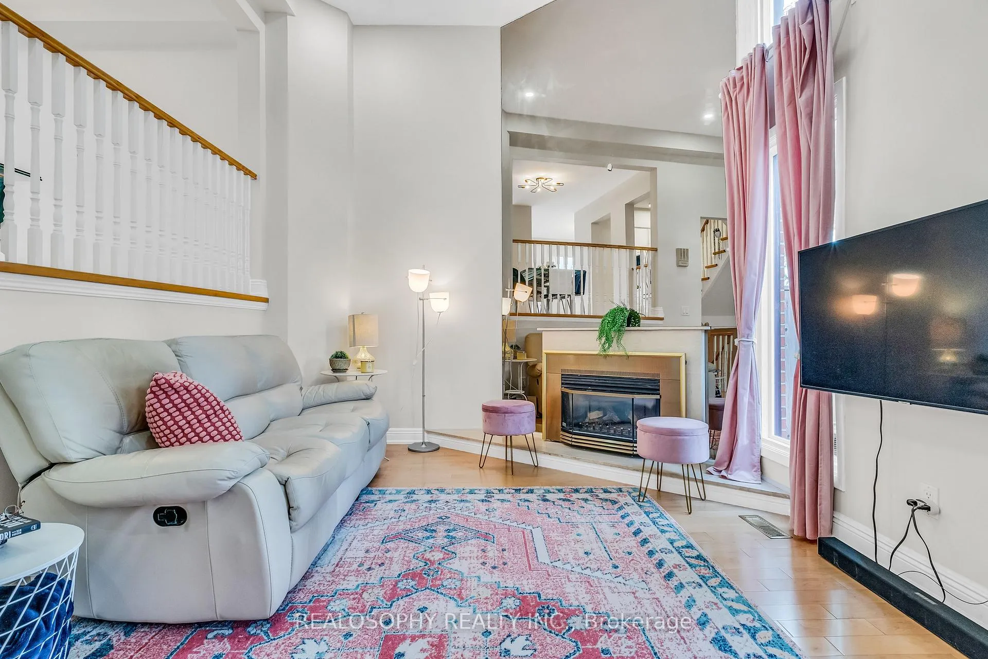 Photo 3 of Unit 32, 4156 Fieldgate Drive, Mississauga, Rathwood — HOMEH