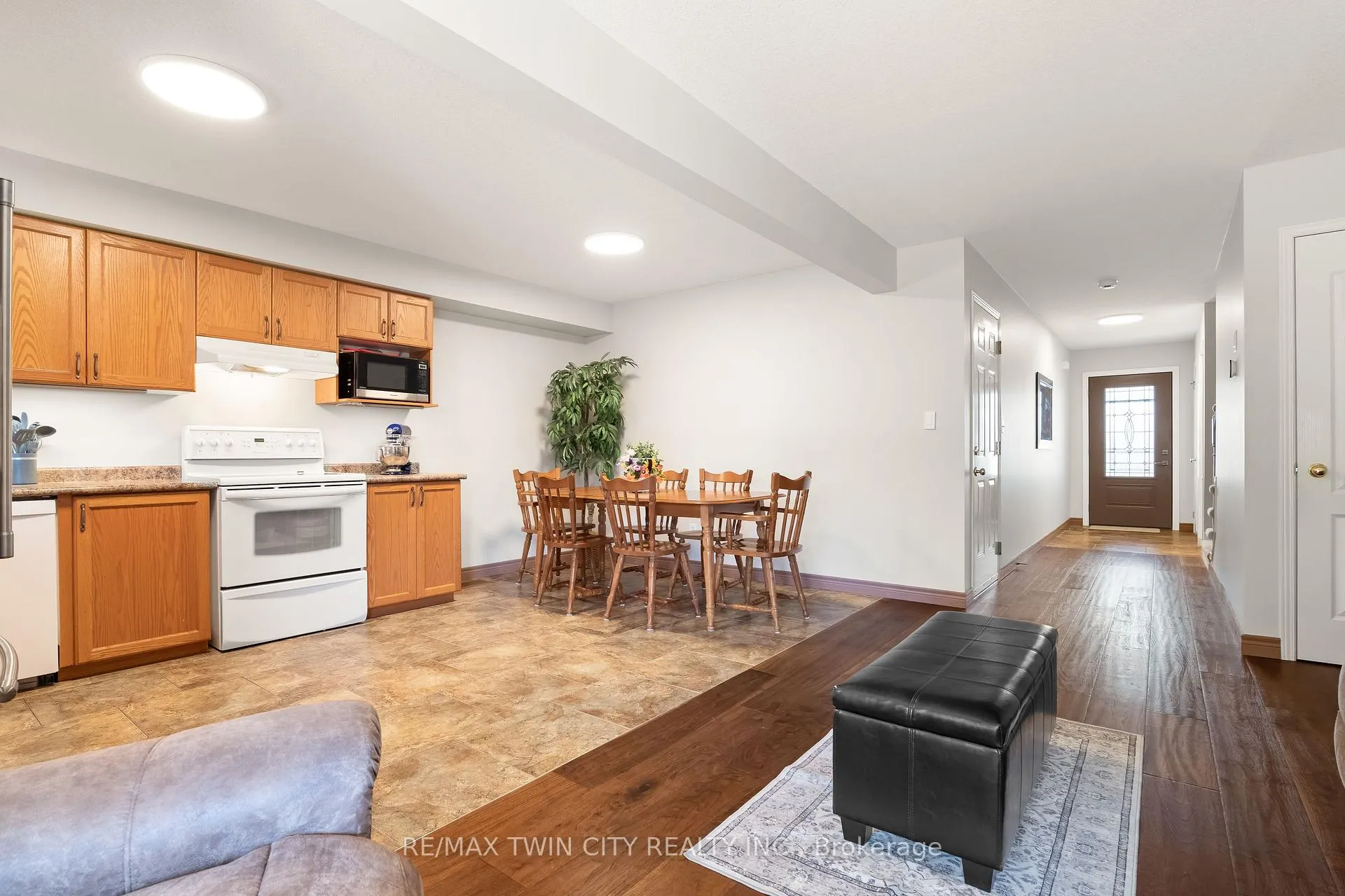 Photo 7 of 92 Snowdrop Crescent, Kitchener — HOMEH